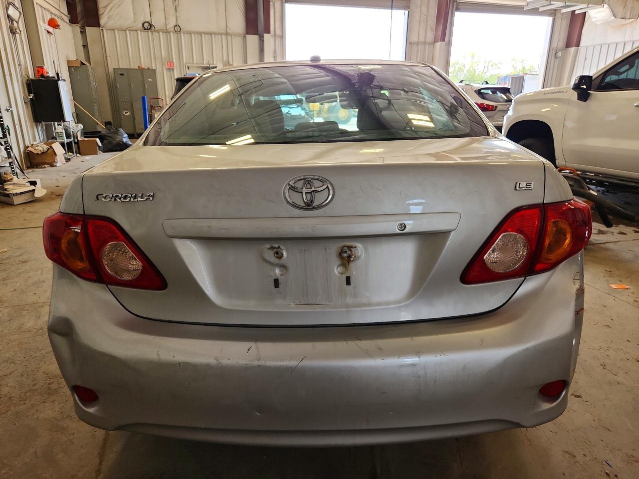 2009 Toyota Corolla Le Silver vin: JTDBL40E09J020145