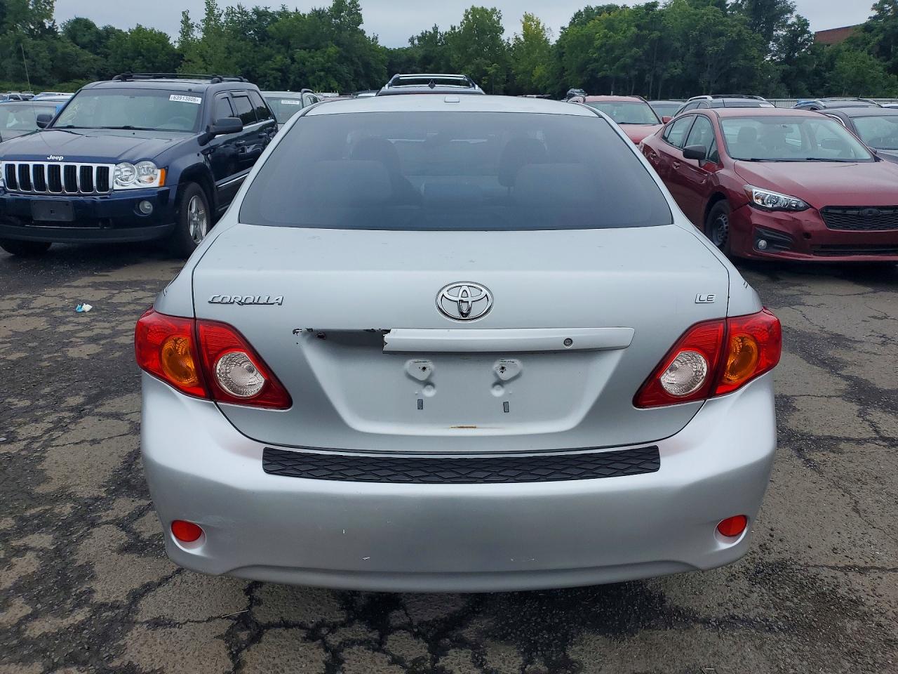 2009 Toyota Corolla Le Gray vin: JTDBL40E09J028844