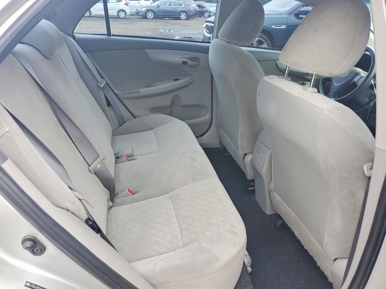 2009 Toyota Corolla Le Gray vin: JTDBL40E09J028844