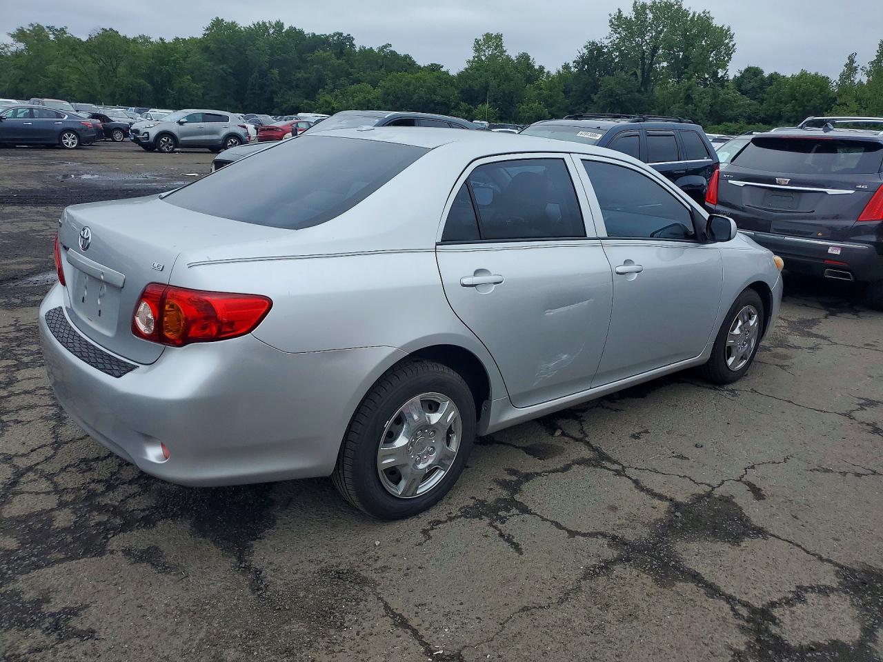 2009 Toyota Corolla Le Gray vin: JTDBL40E09J028844