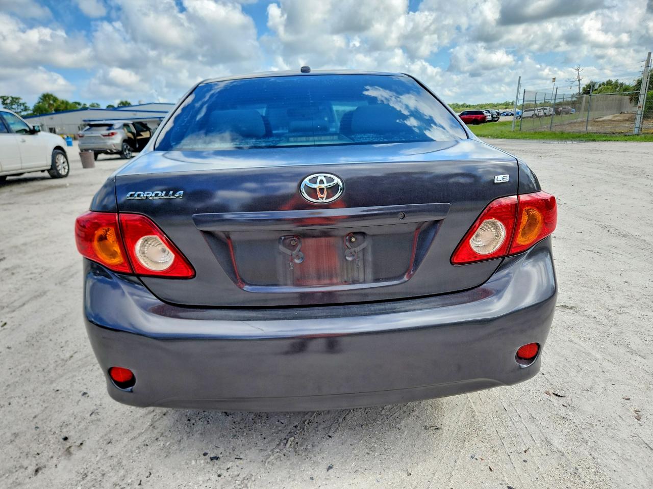 2009 Toyota Corolla Le Gray vin: JTDBL40E09J040511