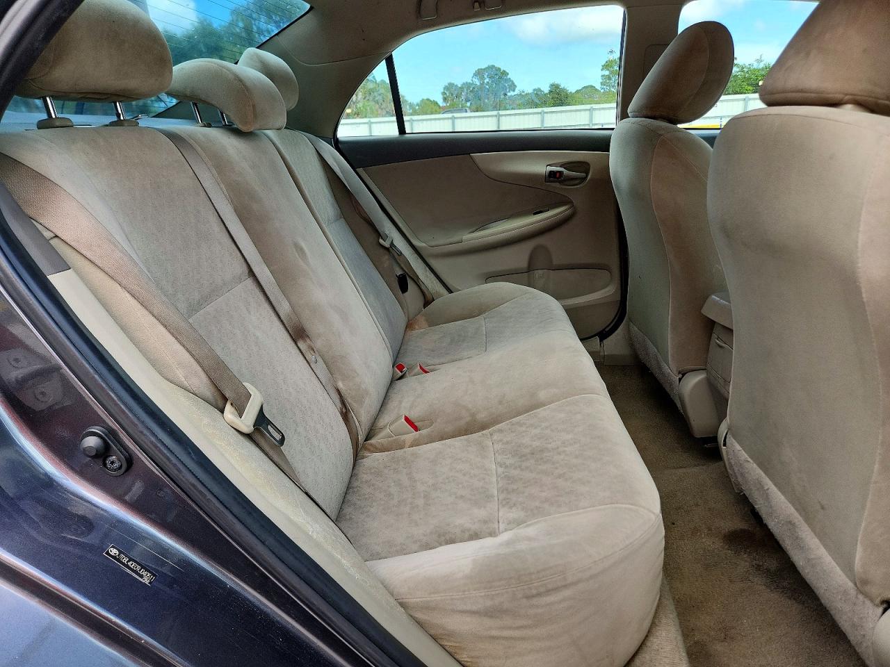 2009 Toyota Corolla Le Gray vin: JTDBL40E09J040511