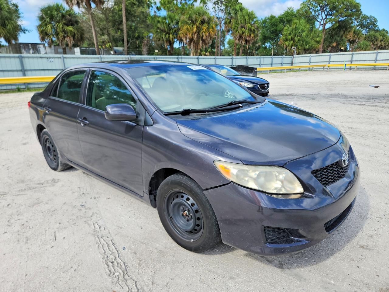 2009 Toyota Corolla Le Gray vin: JTDBL40E09J040511