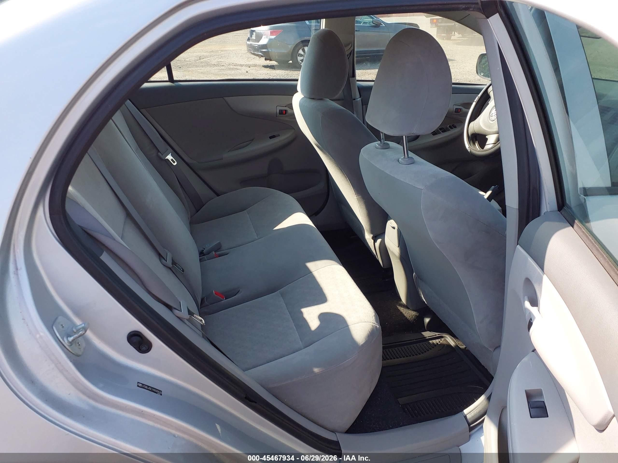 2009 Toyota Corolla Le Silver vin: JTDBL40E199020530