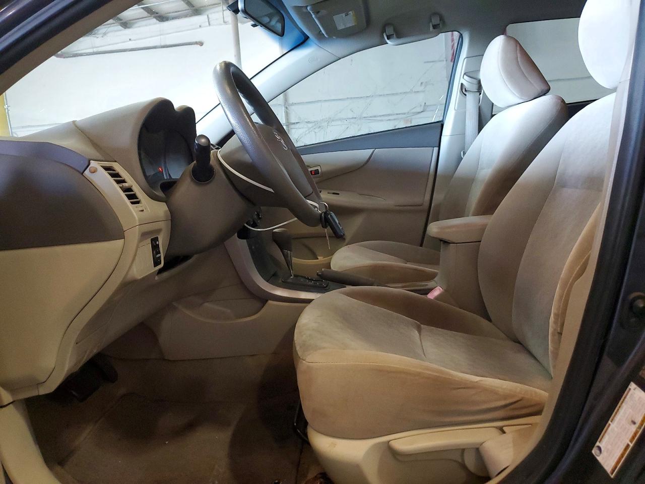 2009 Toyota Corolla Le Gray vin: JTDBL40E199054368