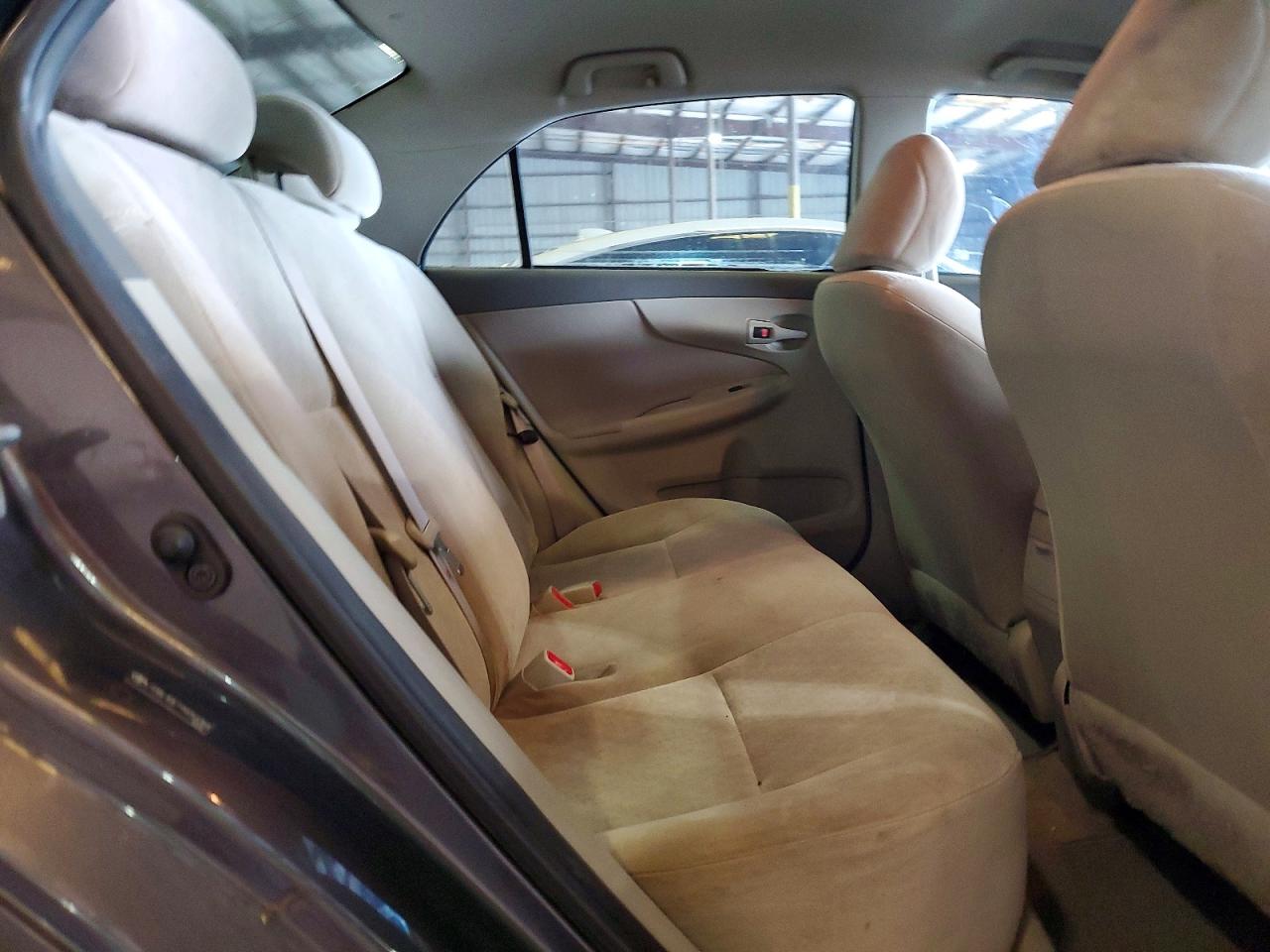 2009 Toyota Corolla Le Gray vin: JTDBL40E199054368