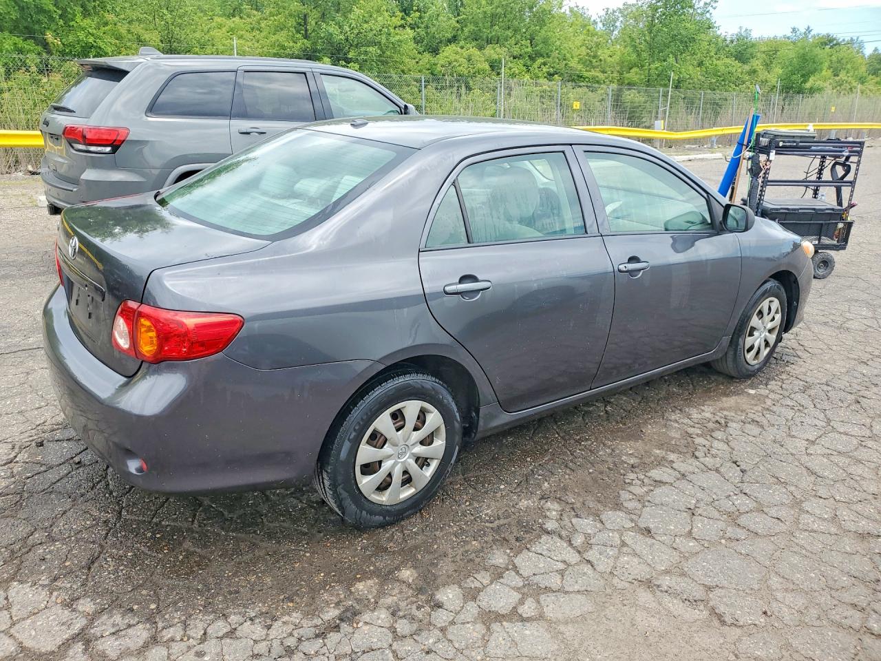 2009 Toyota Corolla Base Gray vin: JTDBL40E199079352