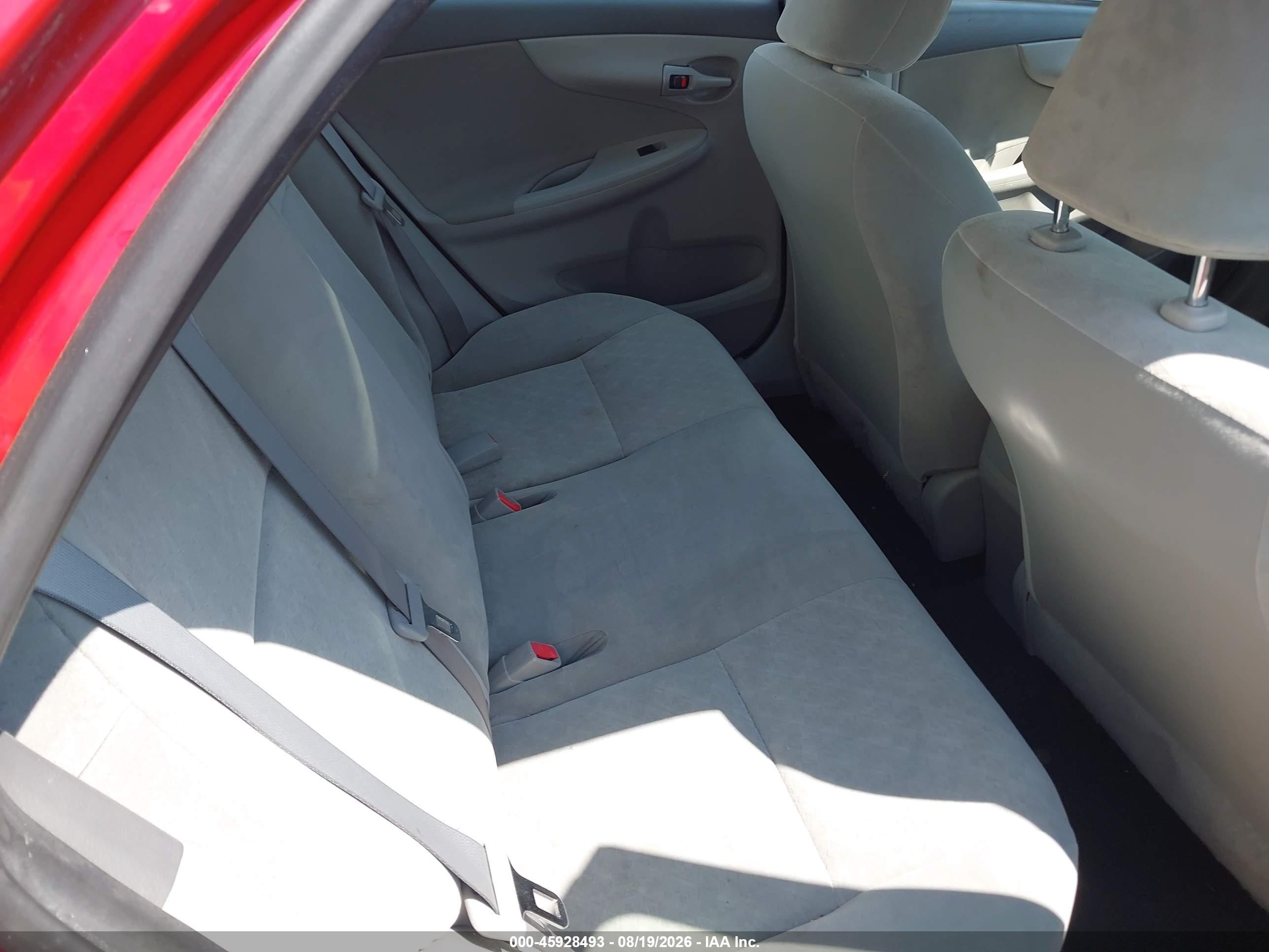2009 Toyota Corolla Le Red vin: JTDBL40E299028944