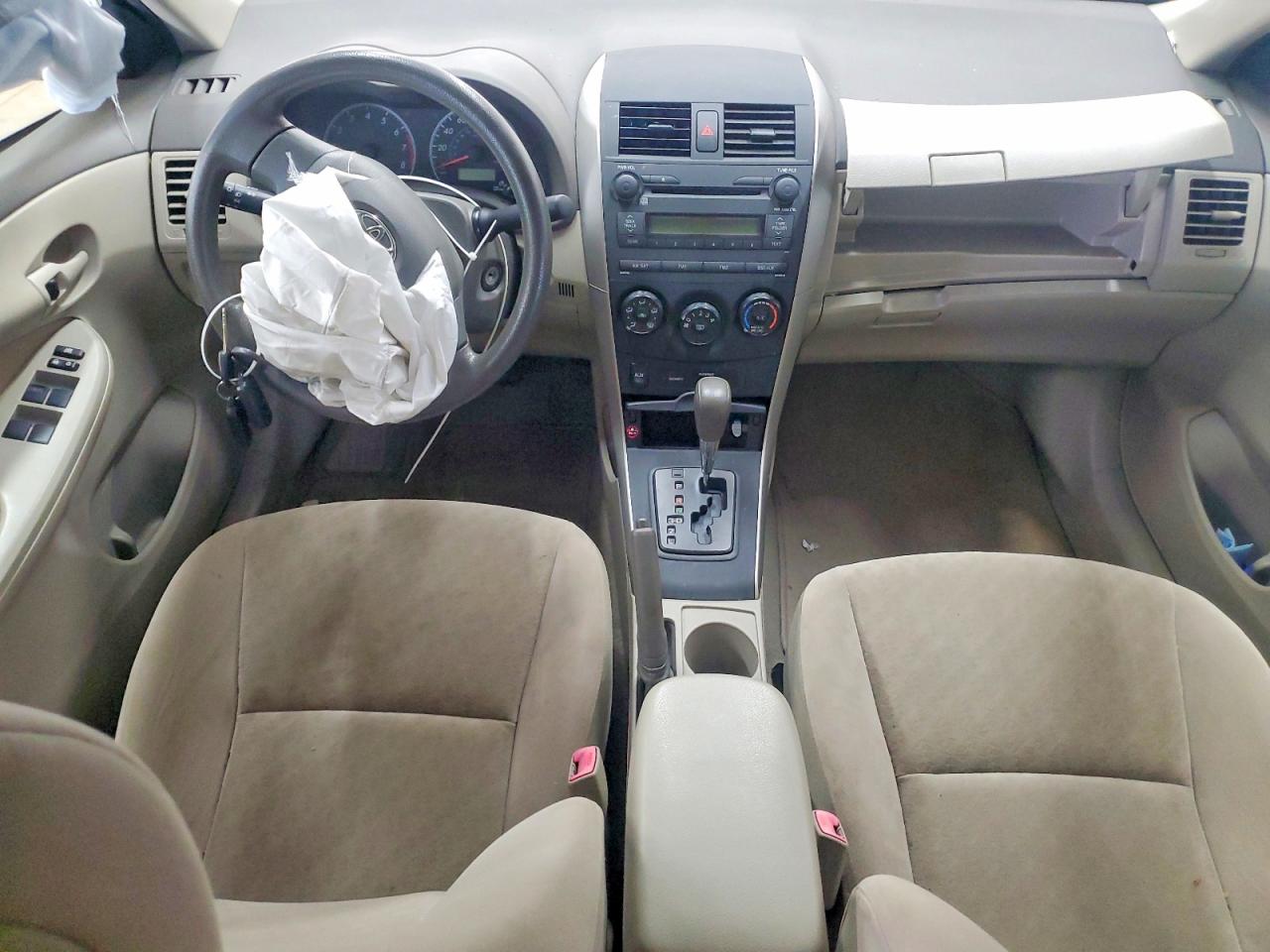 2009 Toyota Corolla Le White vin: JTDBL40E299048899