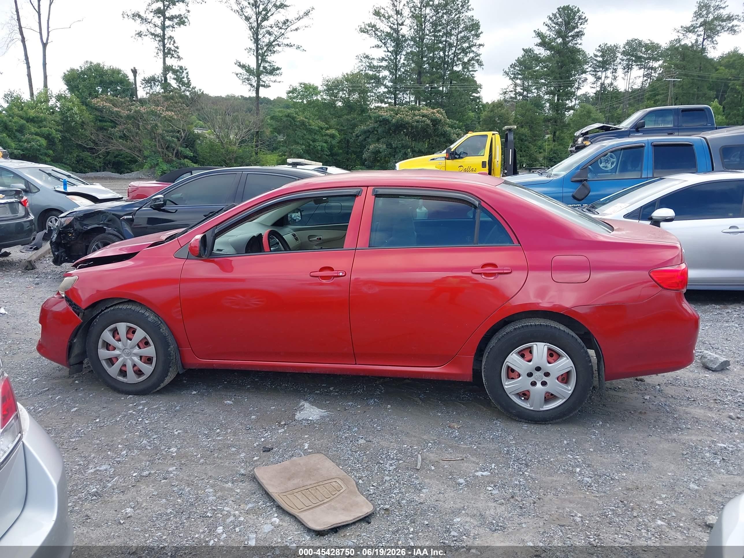 2009 Toyota Corolla Le Red vin: JTDBL40E299060132