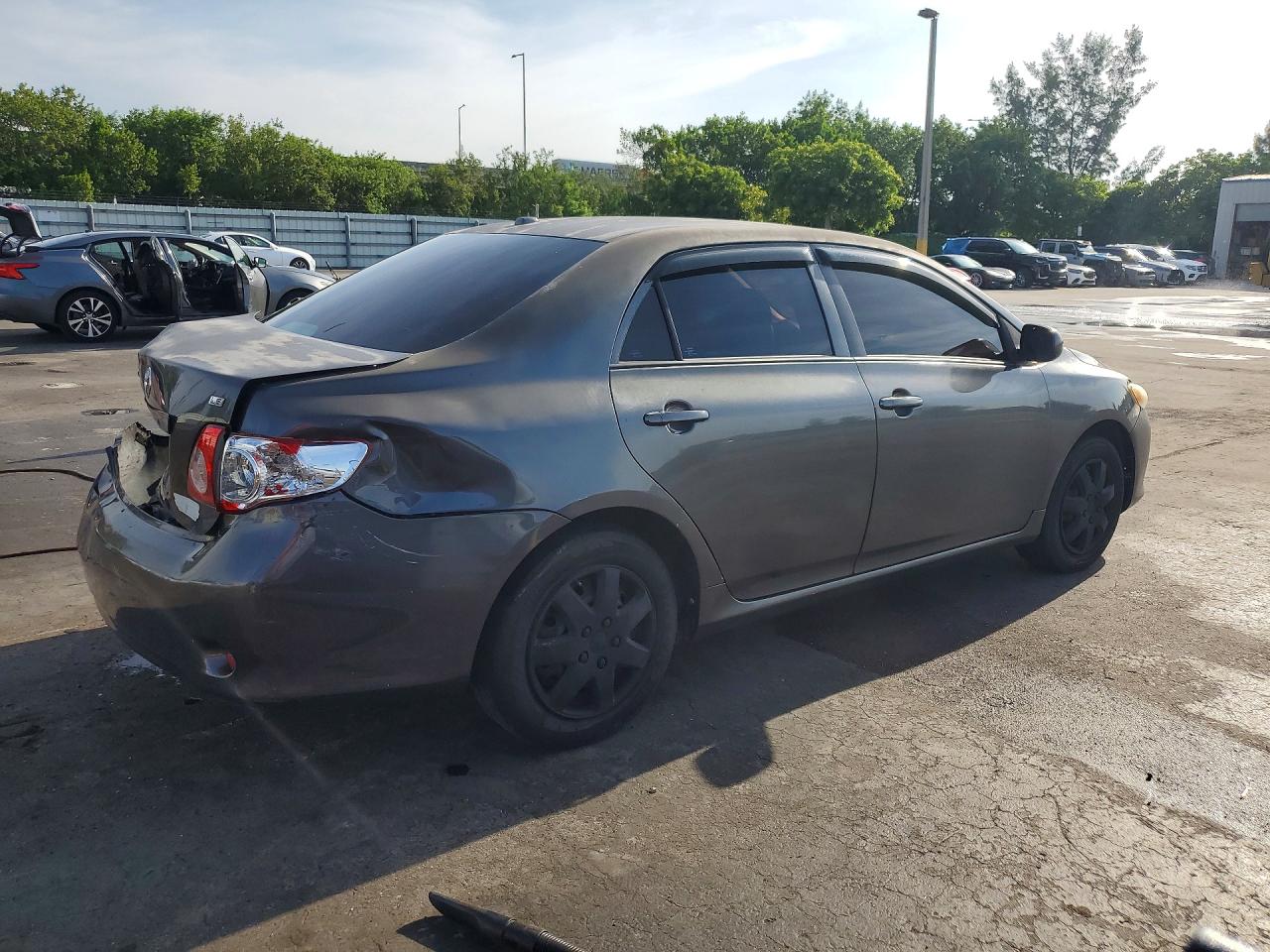 2009 Toyota Corolla Le Серый vin: JTDBL40E299075424