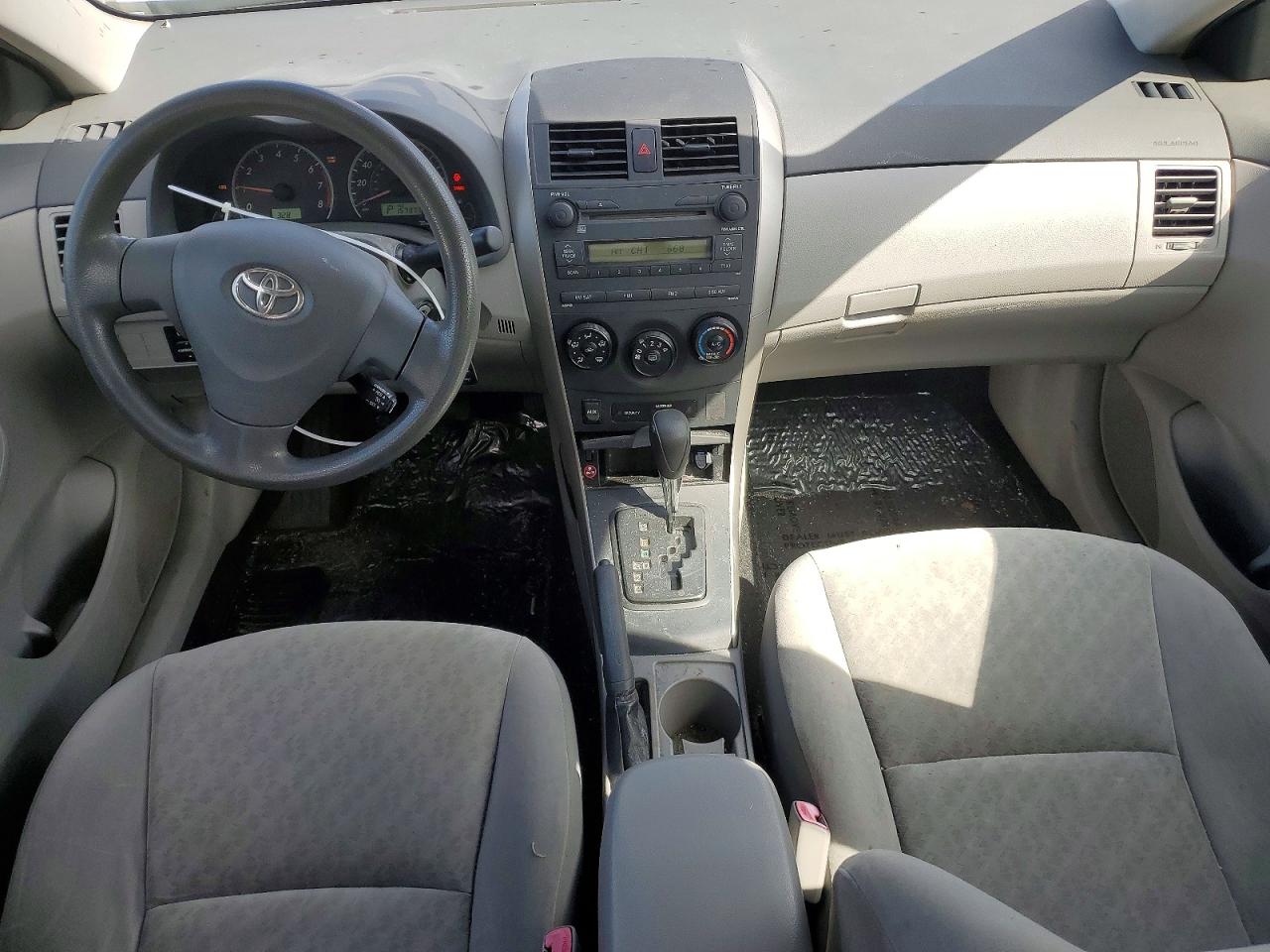 2009 Toyota Corolla Le Silver vin: JTDBL40E299079408