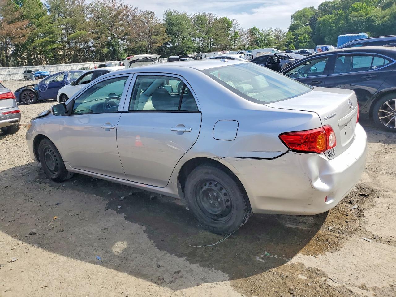 2009 Toyota Corolla Le Silver vin: JTDBL40E299079408