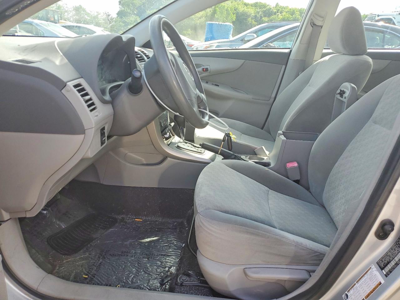 2009 Toyota Corolla Le Silver vin: JTDBL40E299079408
