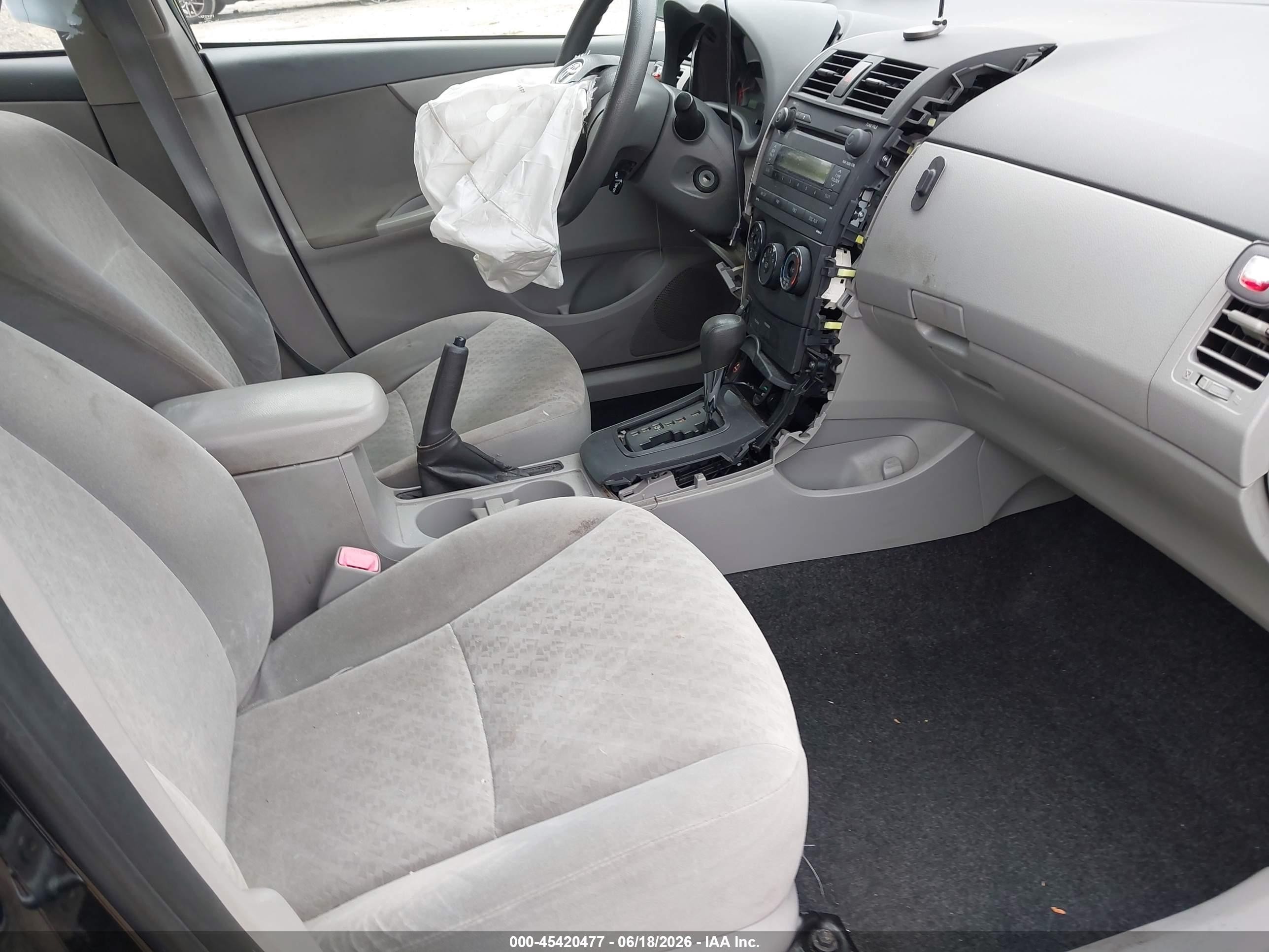 2009 Toyota Corolla Le Black vin: JTDBL40E299084057