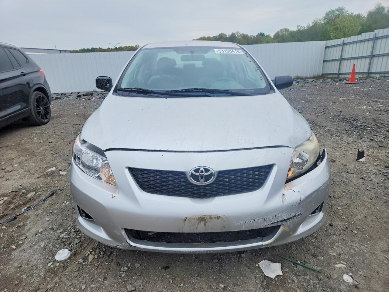 2009 Toyota Corolla Base Silver vin: JTDBL40E299092188