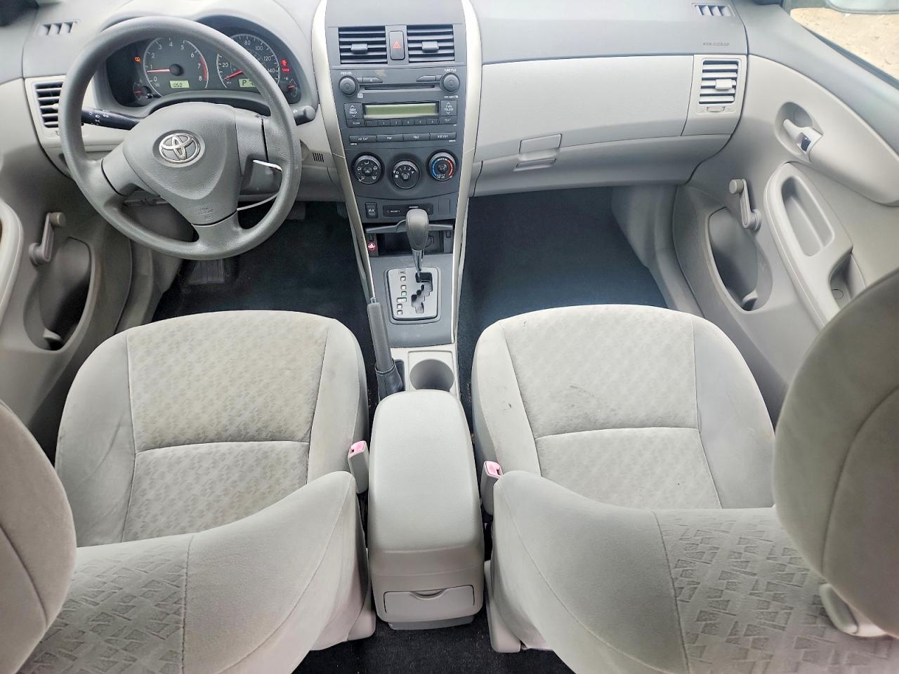 2009 Toyota Corolla Base Silver vin: JTDBL40E299092188