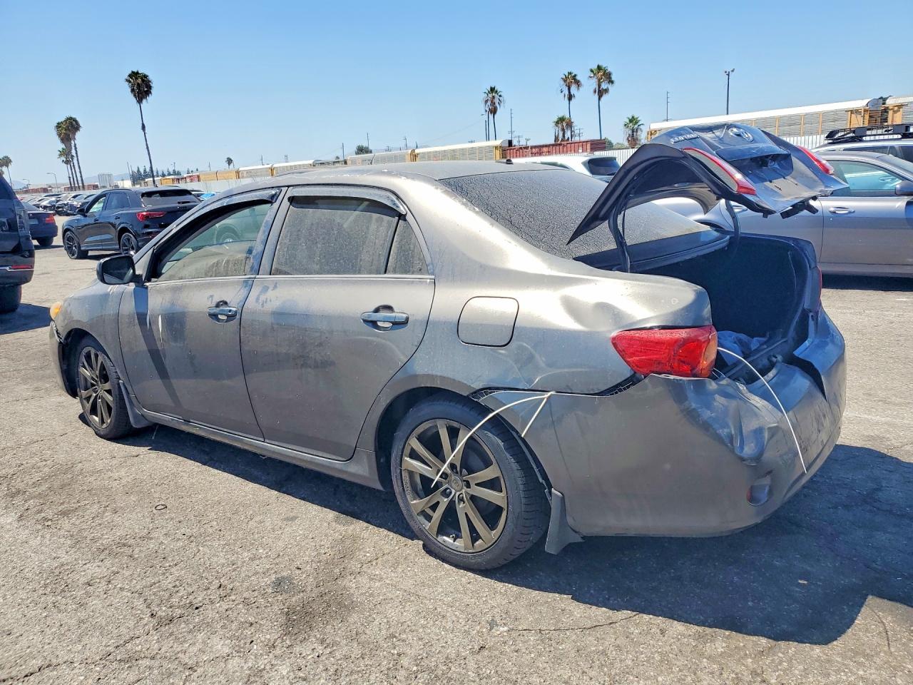 2009 Toyota Corolla Le Gray vin: JTDBL40E39J023430