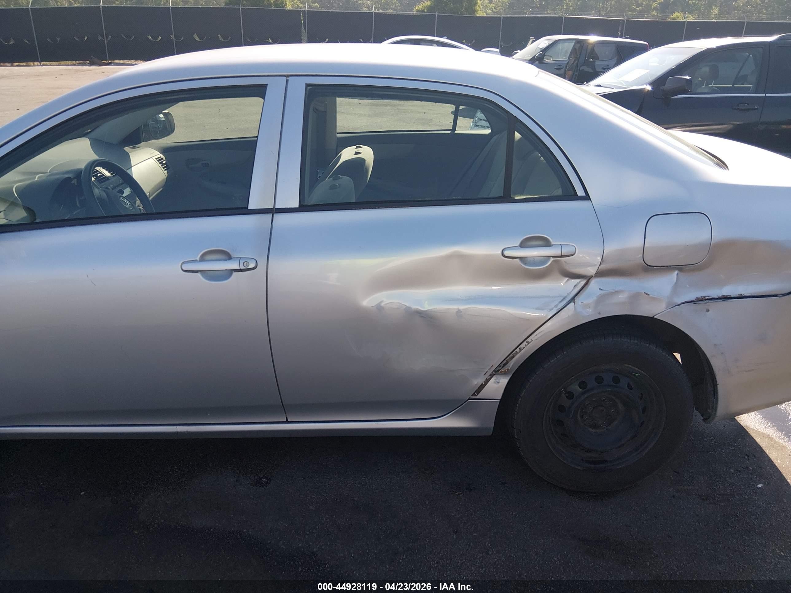 2009 Toyota Corolla Le Silver vin: JTDBL40E39J024447