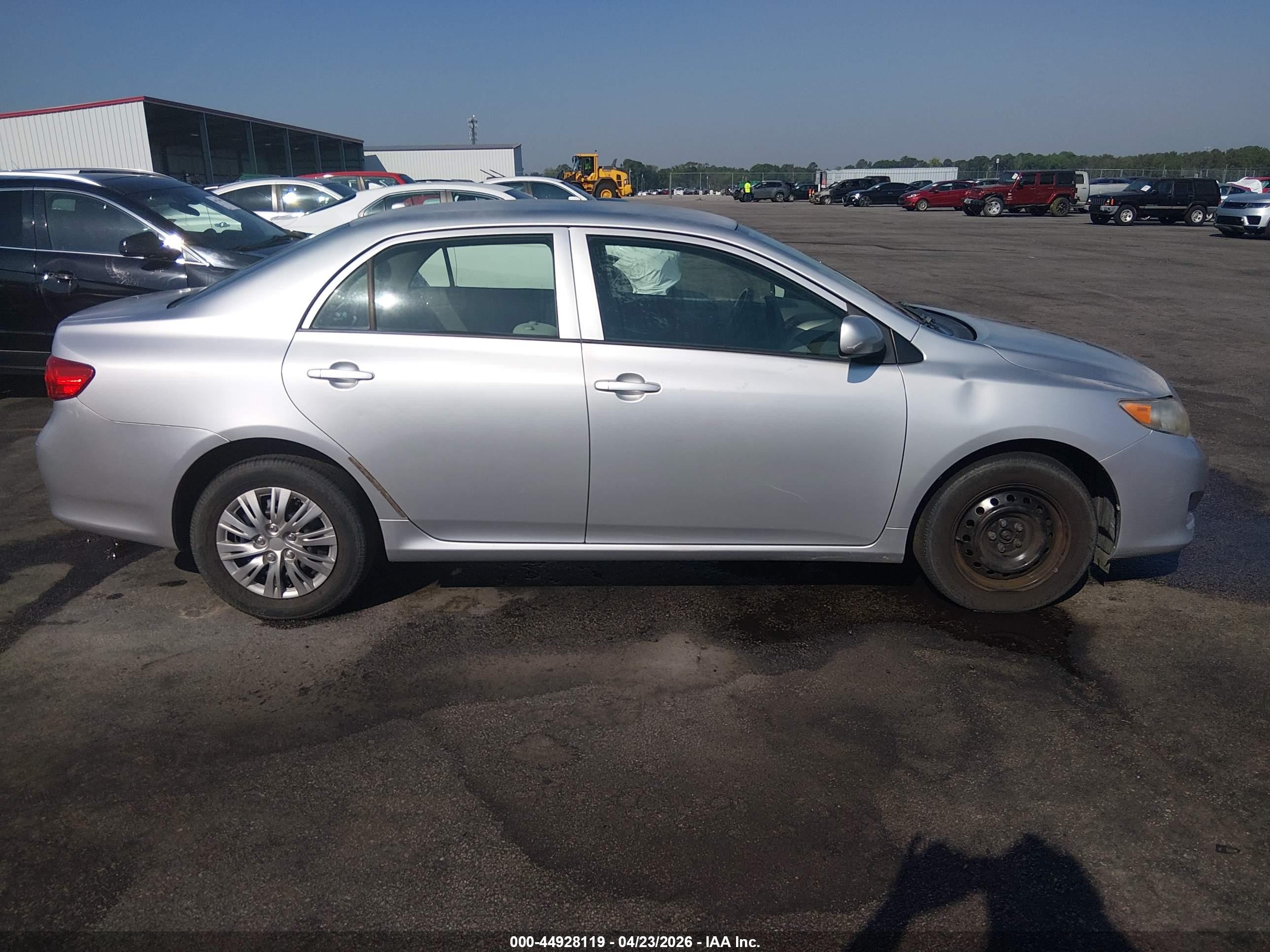 2009 Toyota Corolla Le Silver vin: JTDBL40E39J024447