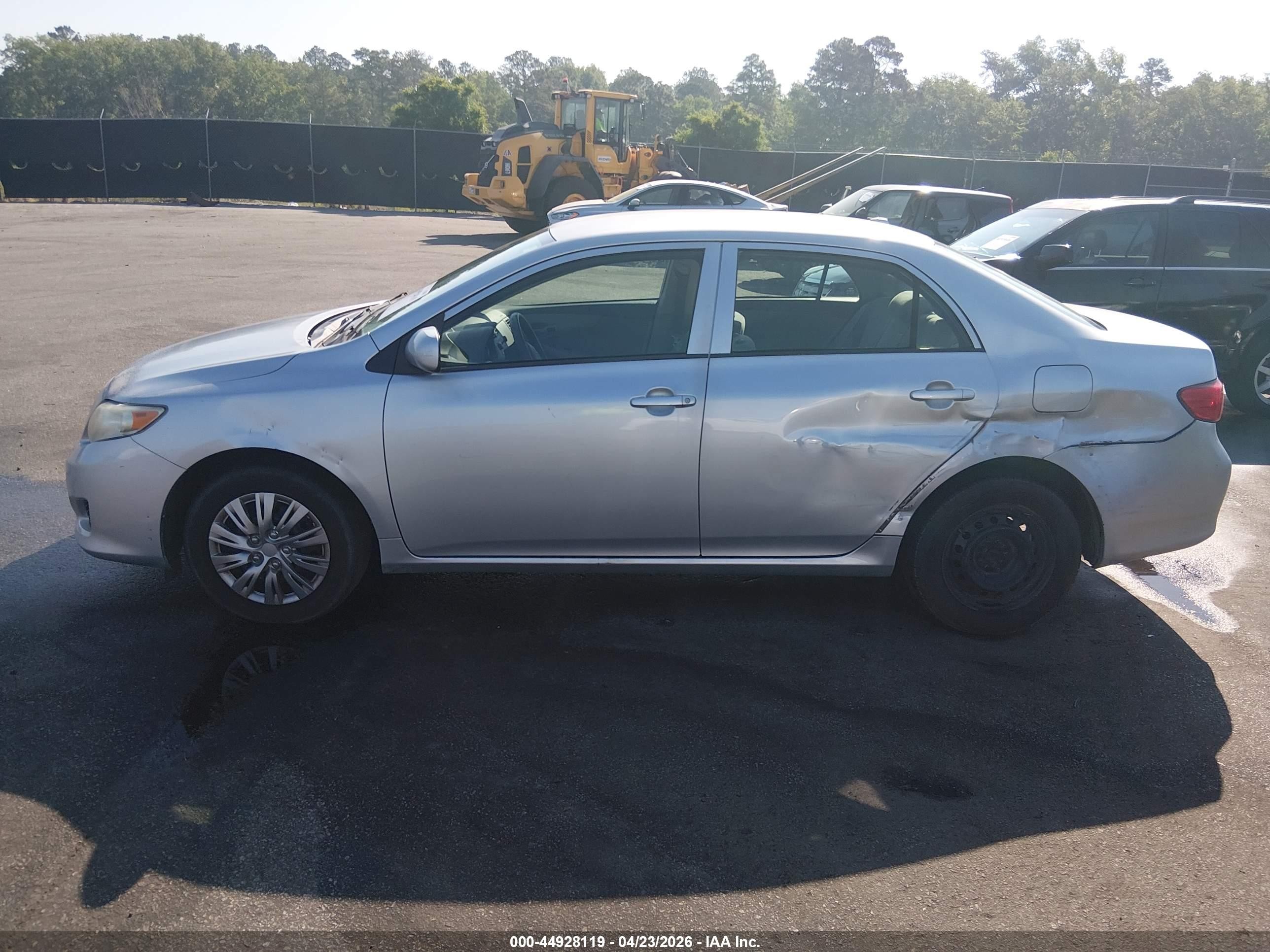 2009 Toyota Corolla Le Silver vin: JTDBL40E39J024447