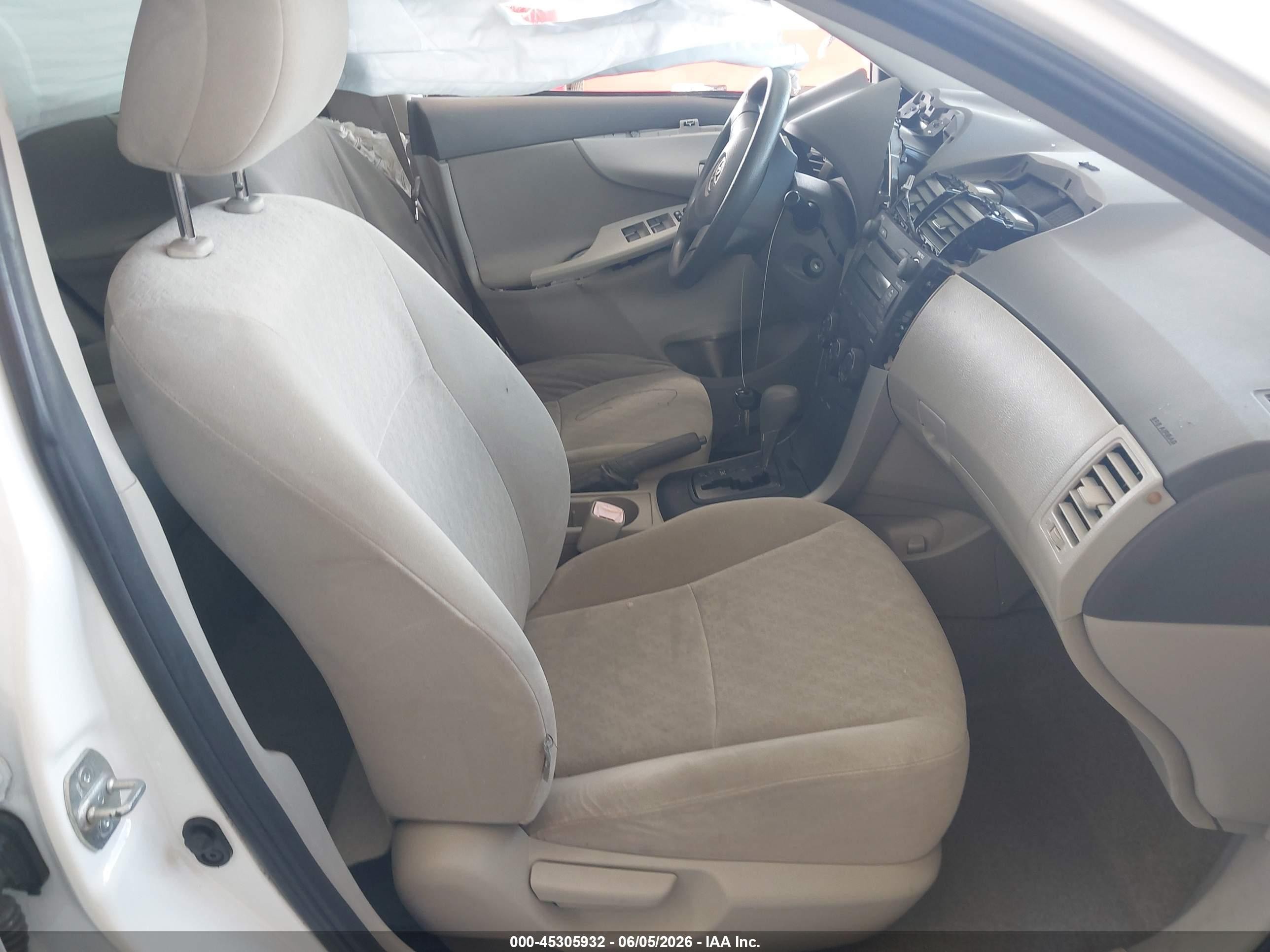 2009 Toyota Corolla Le Белый vin: JTDBL40E39J024691