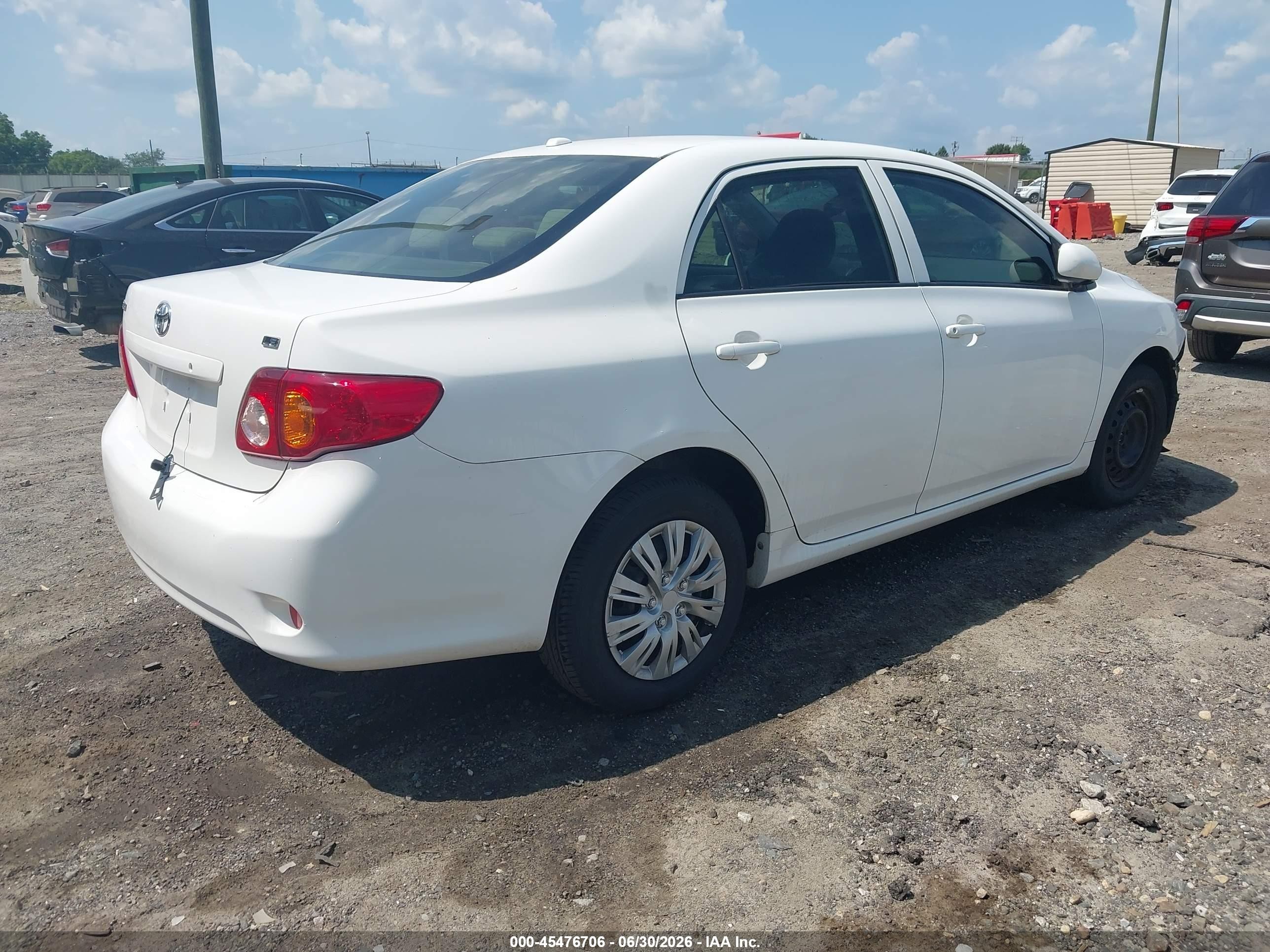 2009 Toyota Corolla Le White vin: JTDBL40E39J024965
