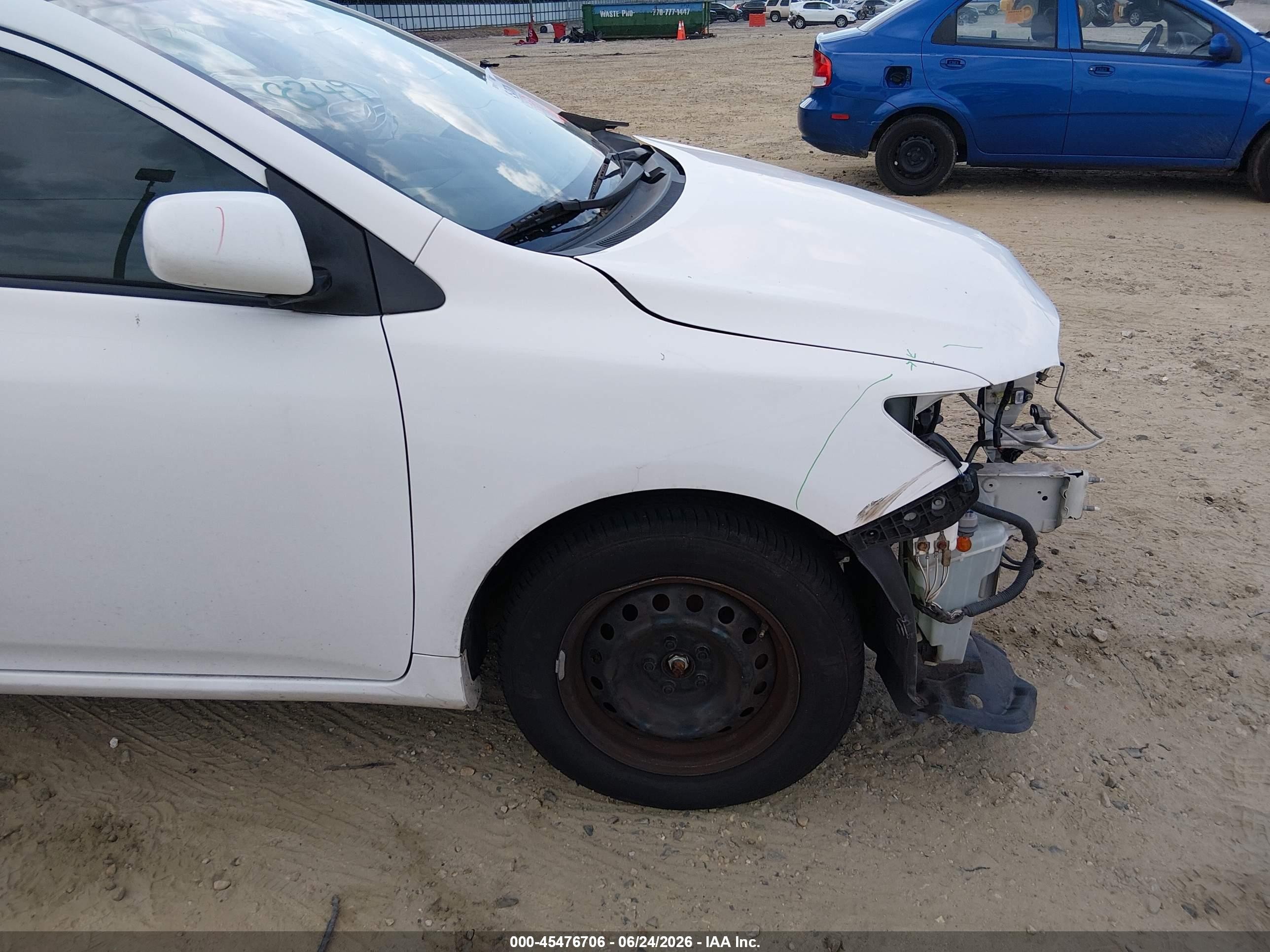 2009 Toyota Corolla Le White vin: JTDBL40E39J024965