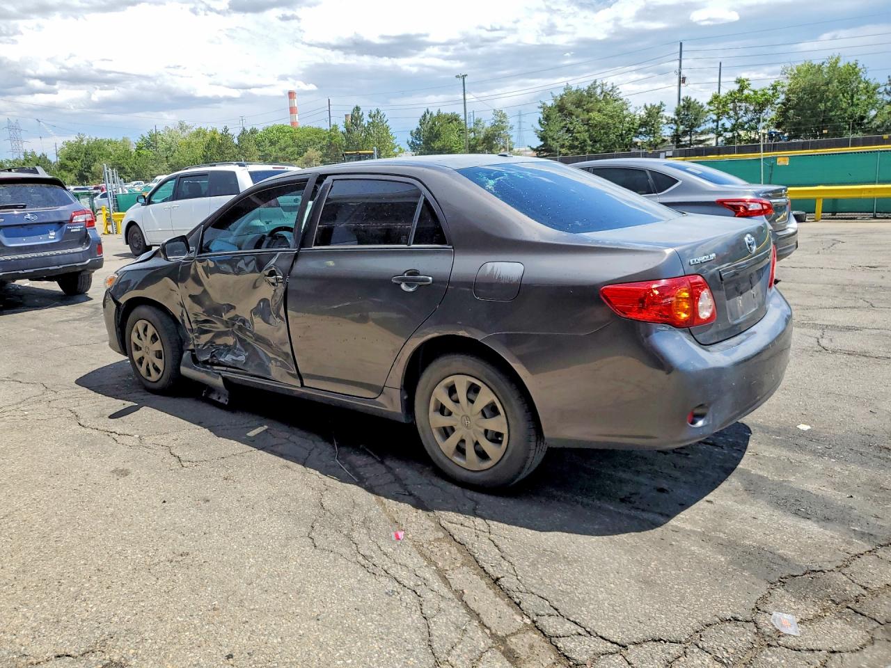 2009 Toyota Corolla Le Gray vin: JTDBL40E39J041443