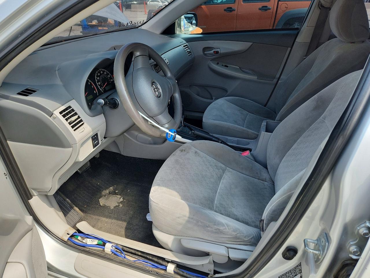 2009 Toyota Corolla Le Серебряный vin: JTDBL40E39J050207