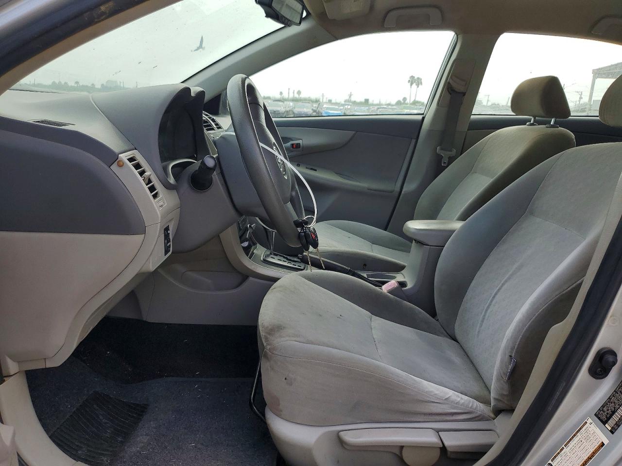 2009 Toyota Corolla Le Silver vin: JTDBL40E499046166