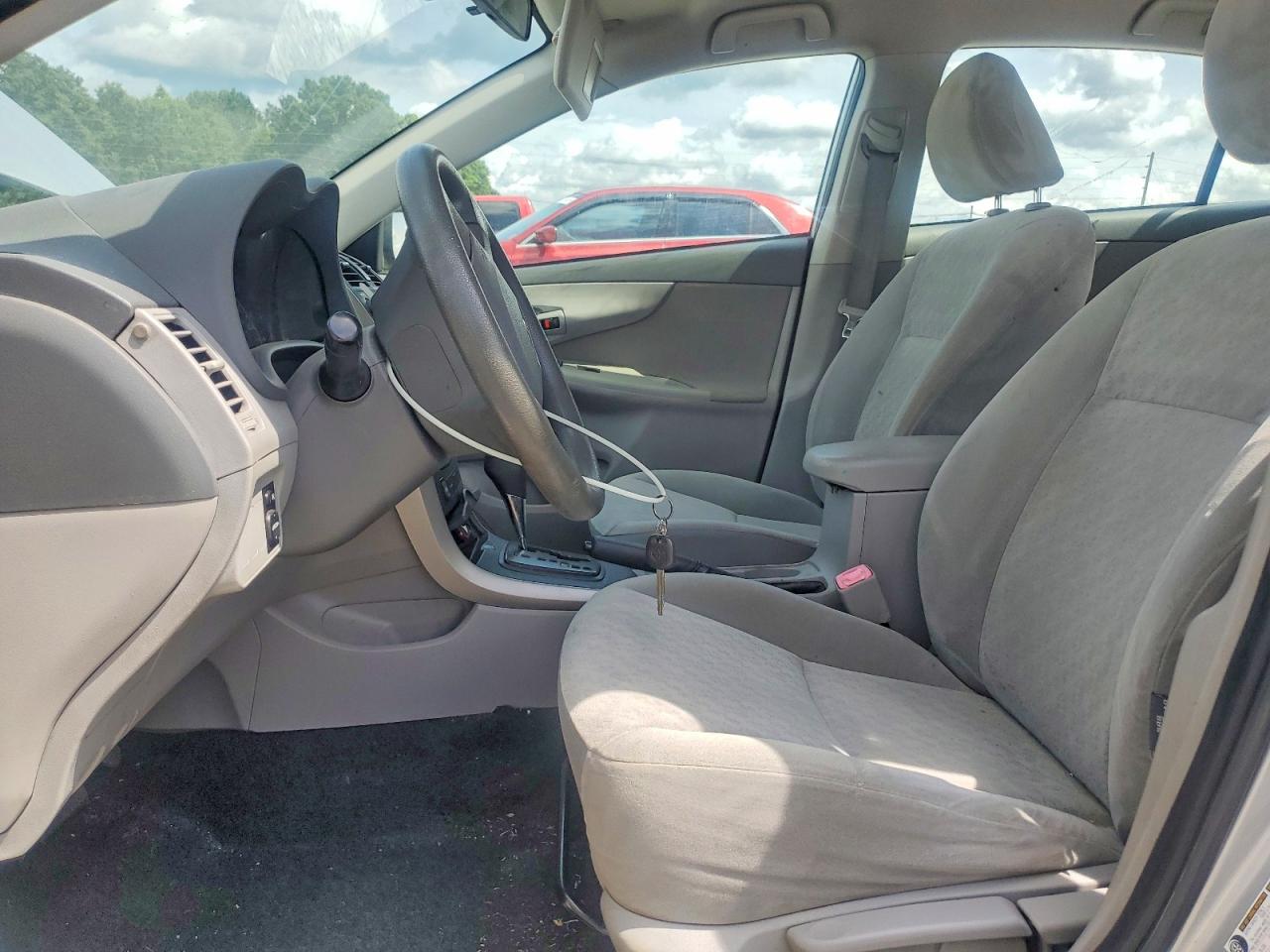 2009 Toyota Corolla Le Silver vin: JTDBL40E499060357