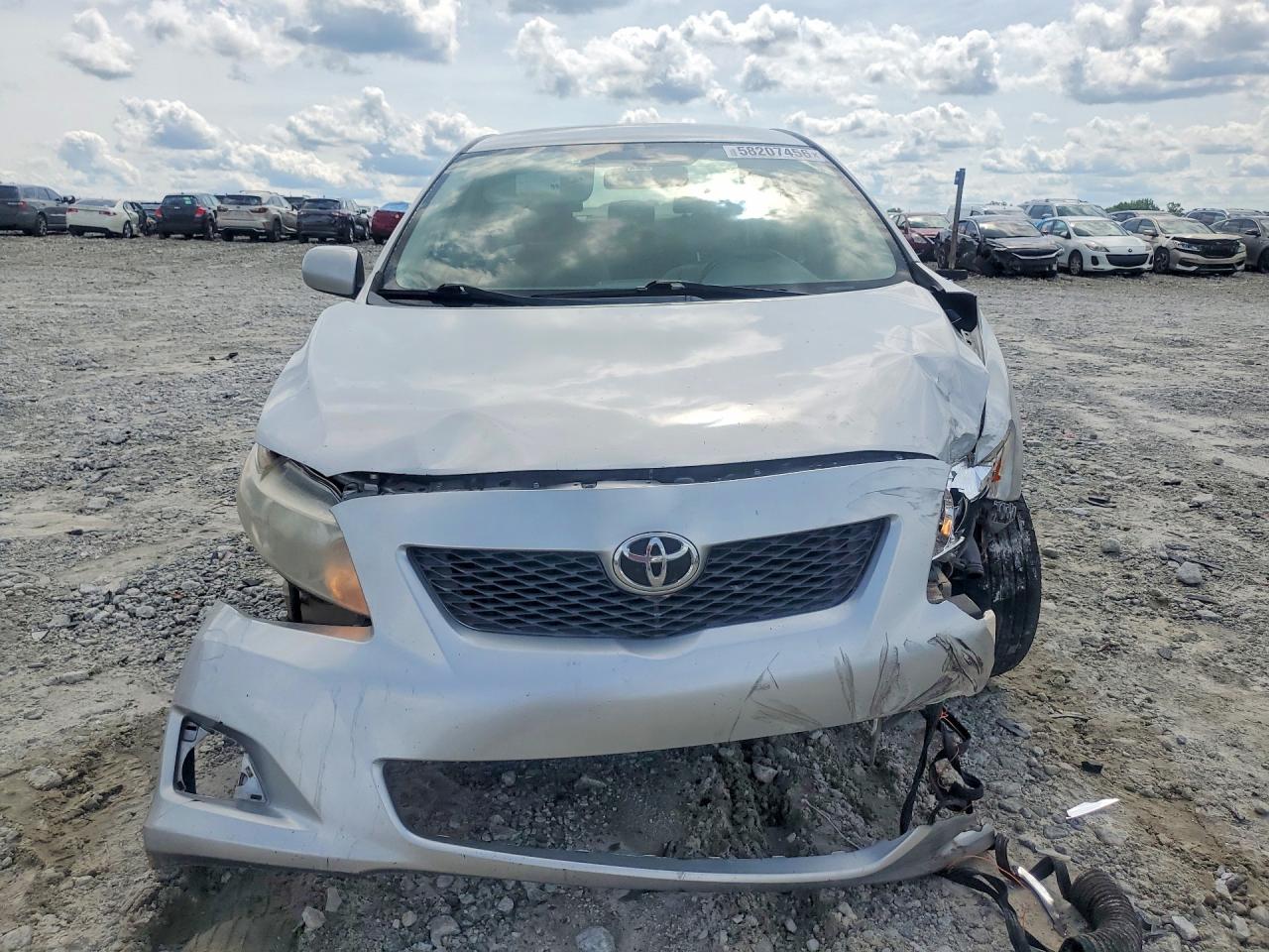 2009 Toyota Corolla Le Silver vin: JTDBL40E499060357