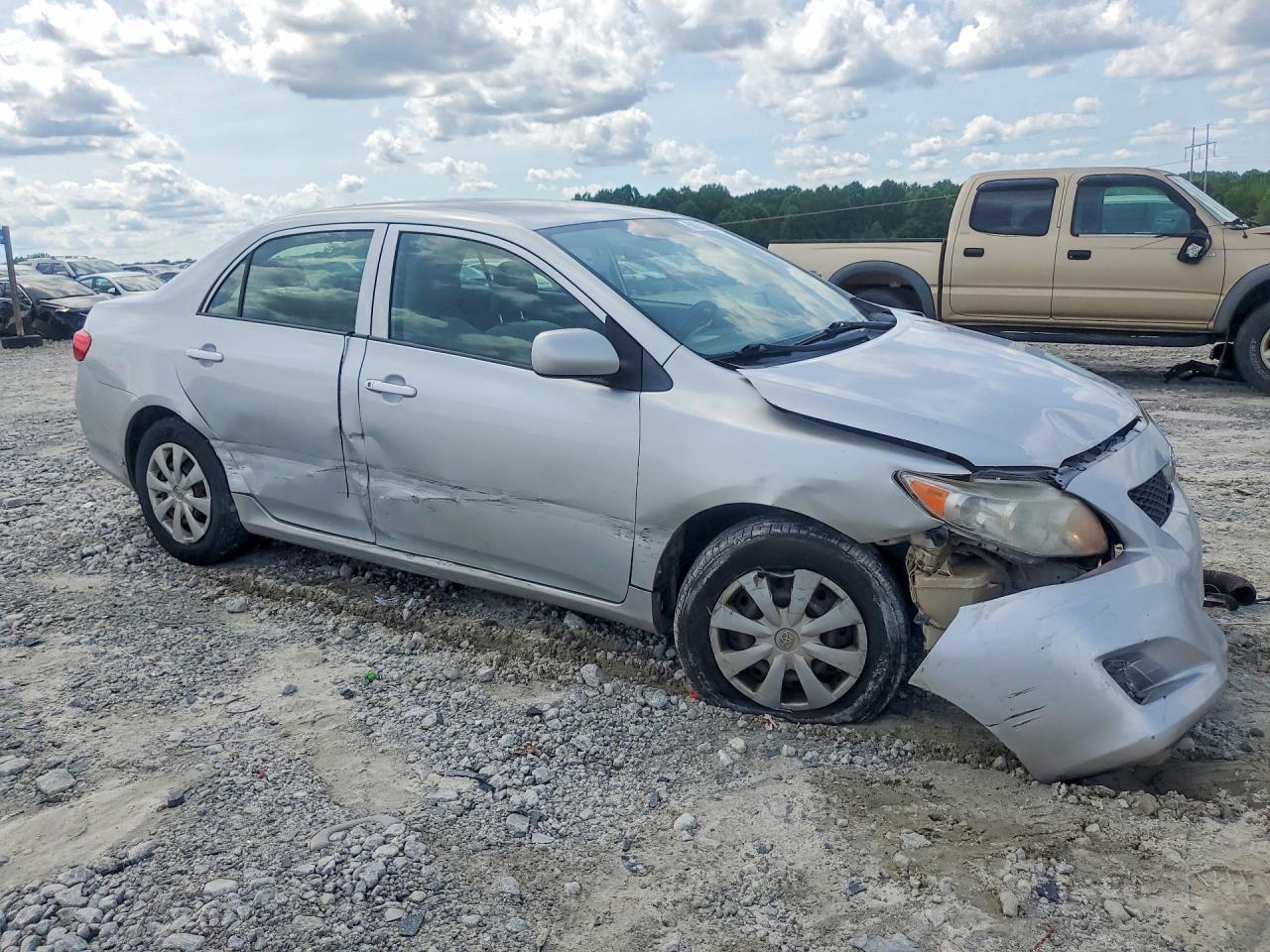 2009 Toyota Corolla Le Silver vin: JTDBL40E499060357