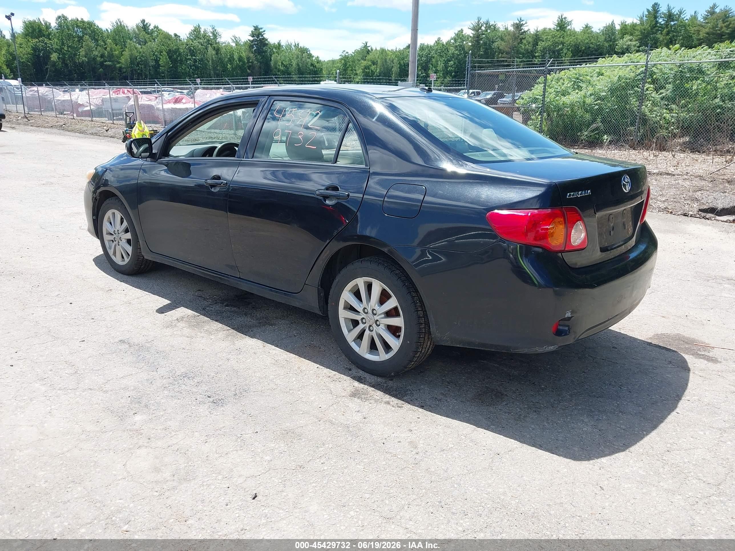 2009 Toyota Corolla Le Black vin: JTDBL40E499070032