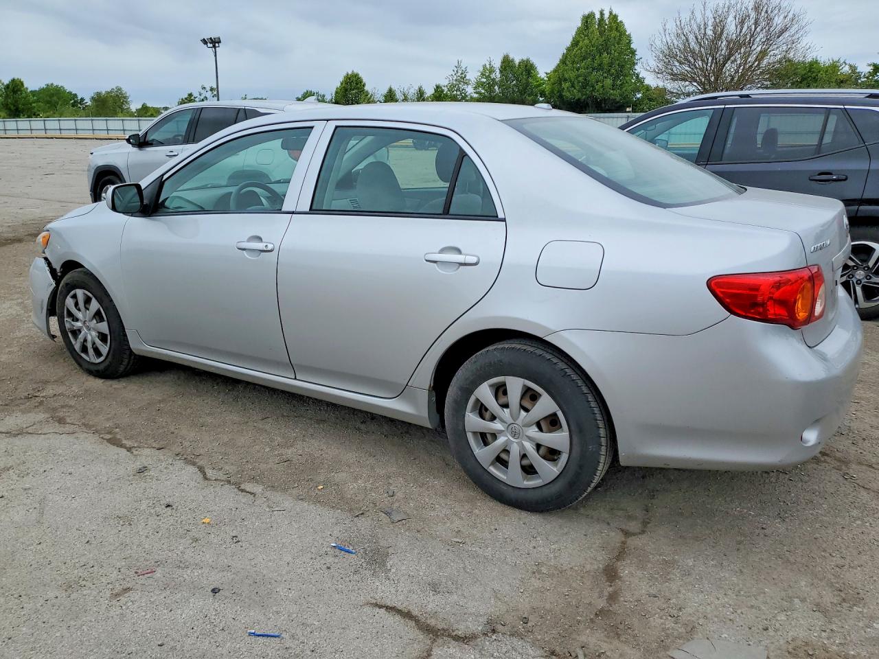 2009 Toyota Corolla Silver vin: JTDBL40E499072136