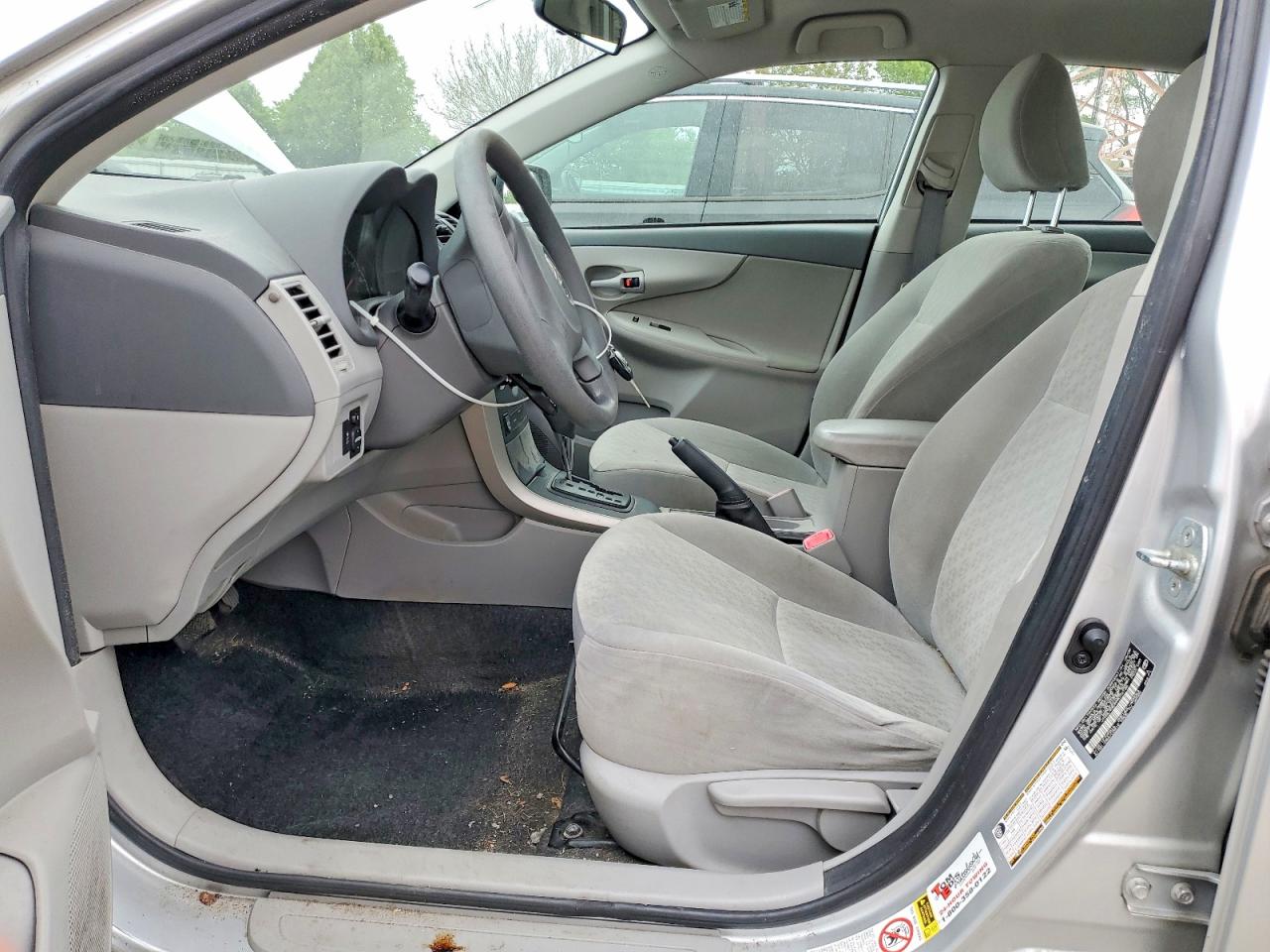 2009 Toyota Corolla Silver vin: JTDBL40E499072136