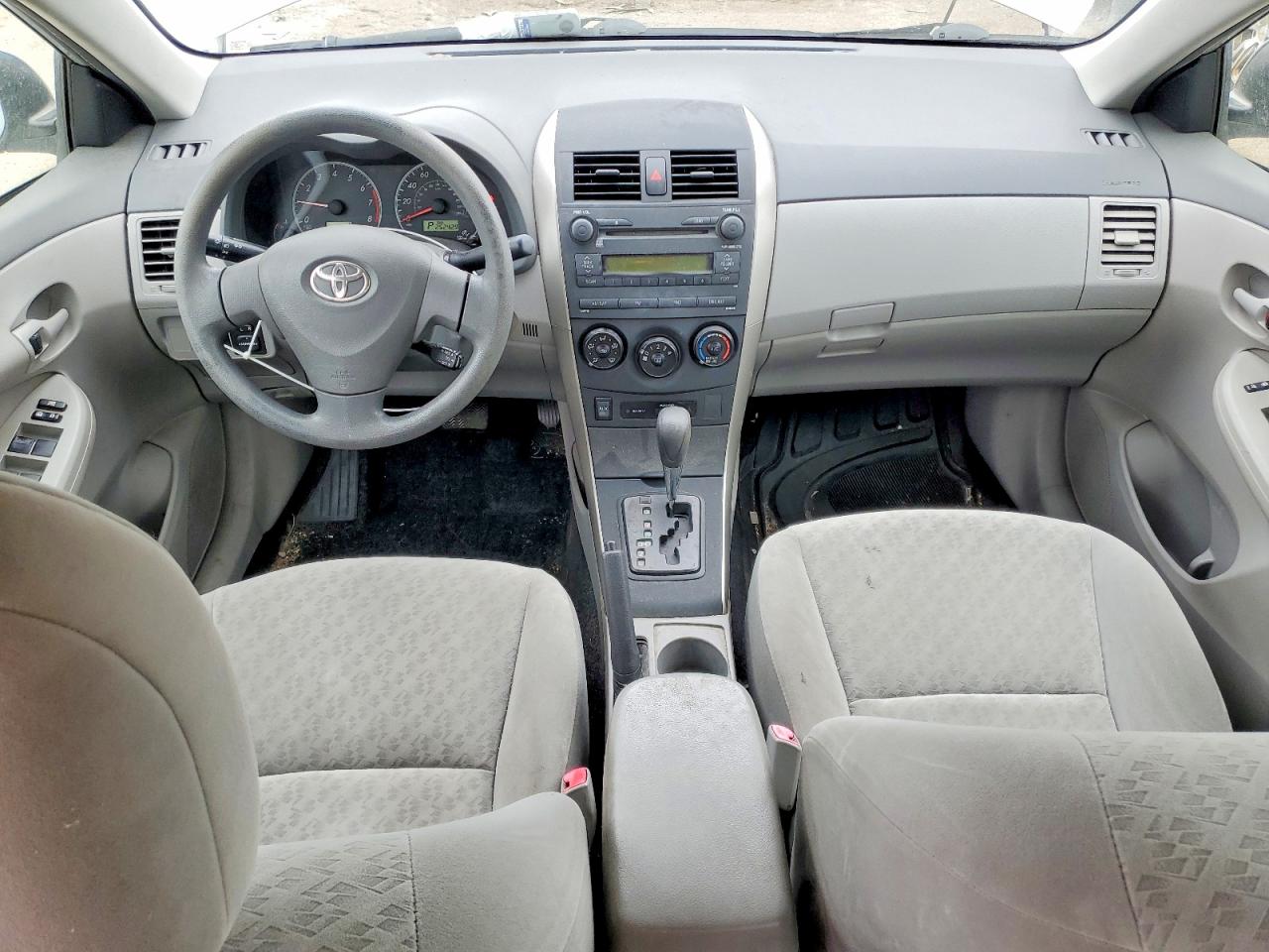 2009 Toyota Corolla Silver vin: JTDBL40E499072136