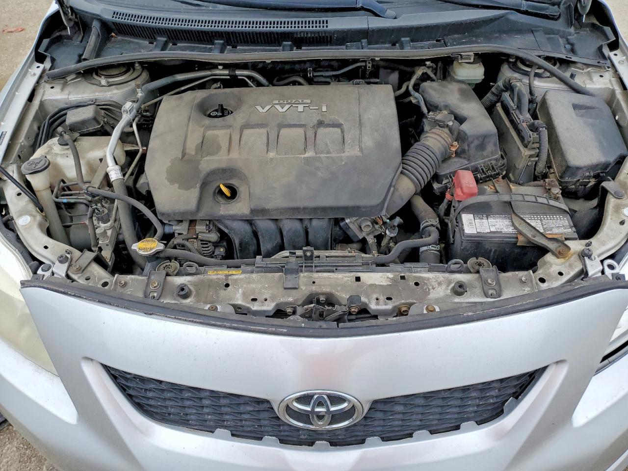 2009 Toyota Corolla Silver vin: JTDBL40E499072136