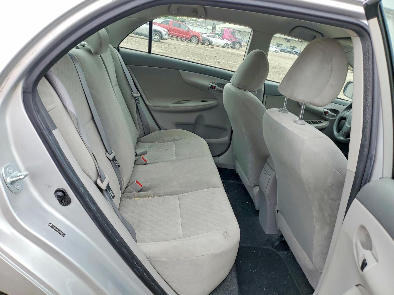 2009 Toyota Corolla Silver vin: JTDBL40E499072136