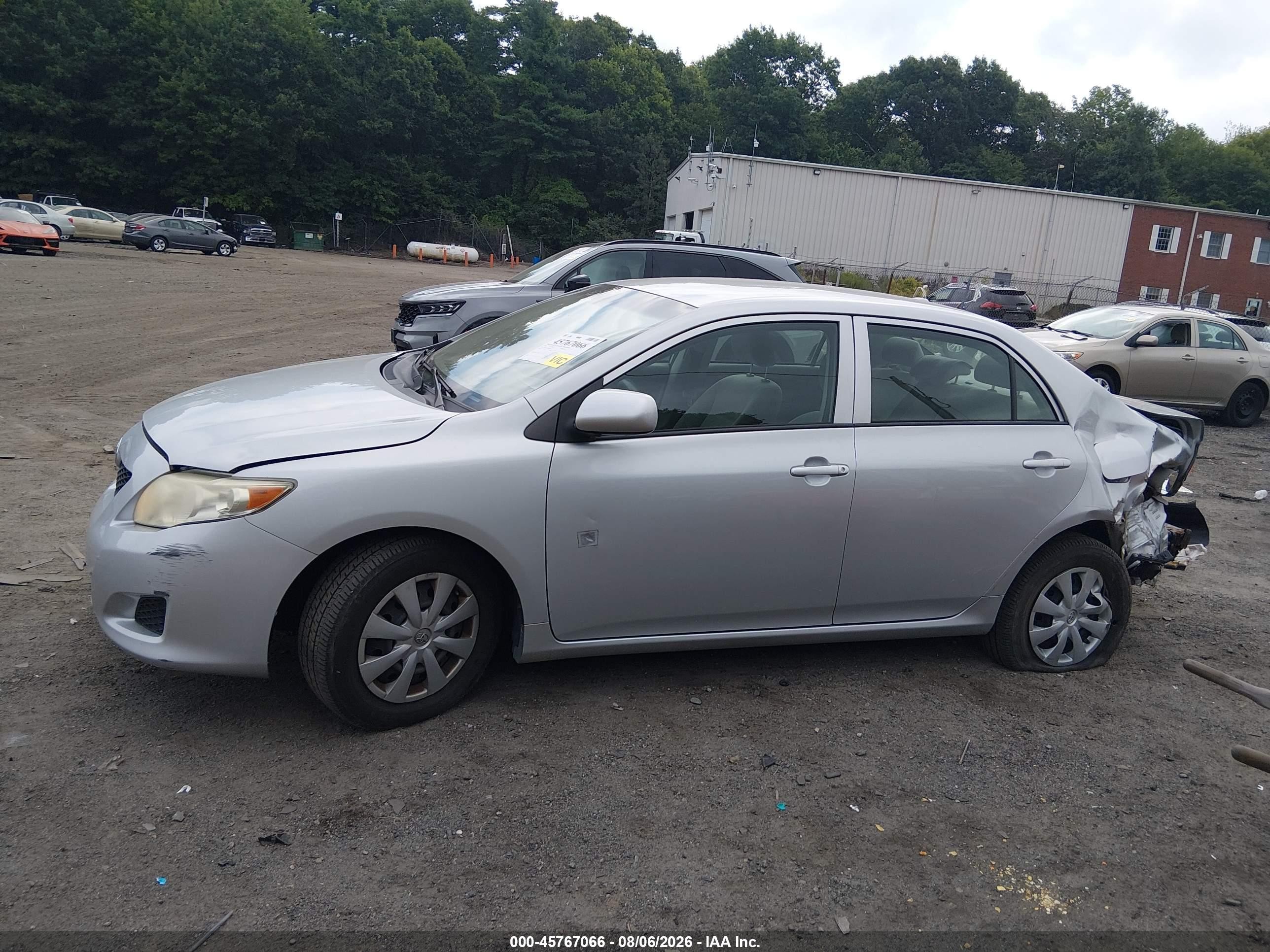 2009 Toyota Corolla Le Серебряный vin: JTDBL40E499080740