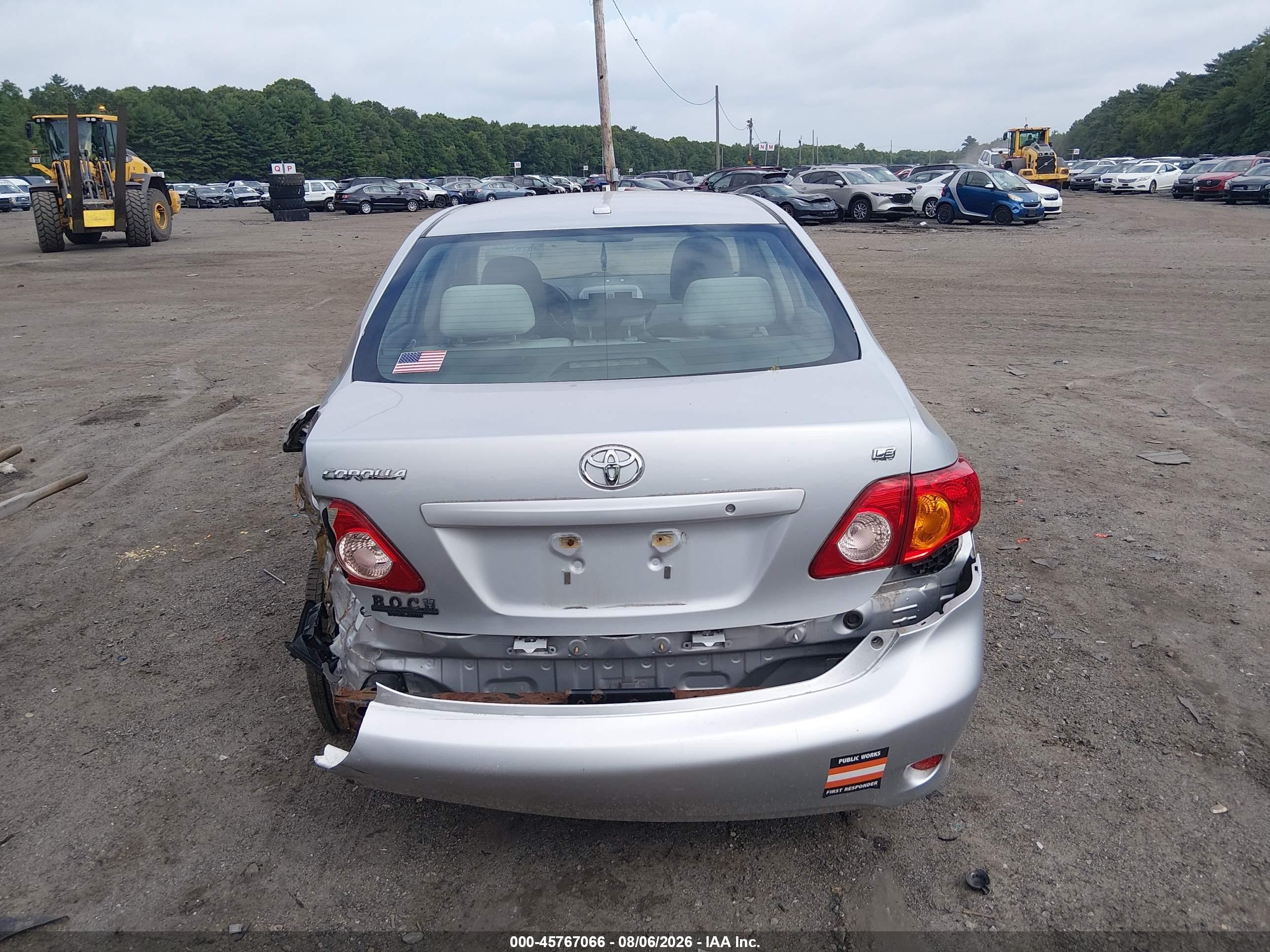 2009 Toyota Corolla Le Серебряный vin: JTDBL40E499080740