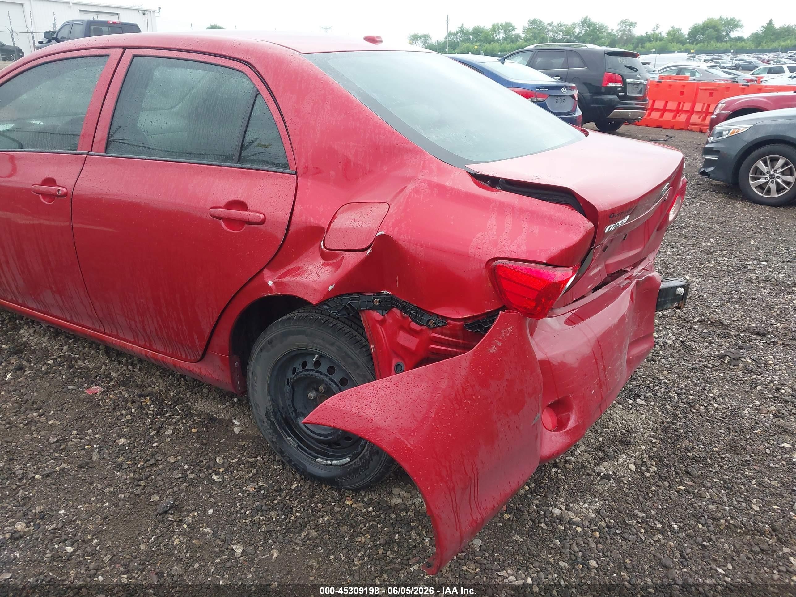 2009 Toyota Corolla Le Red vin: JTDBL40E49J034131