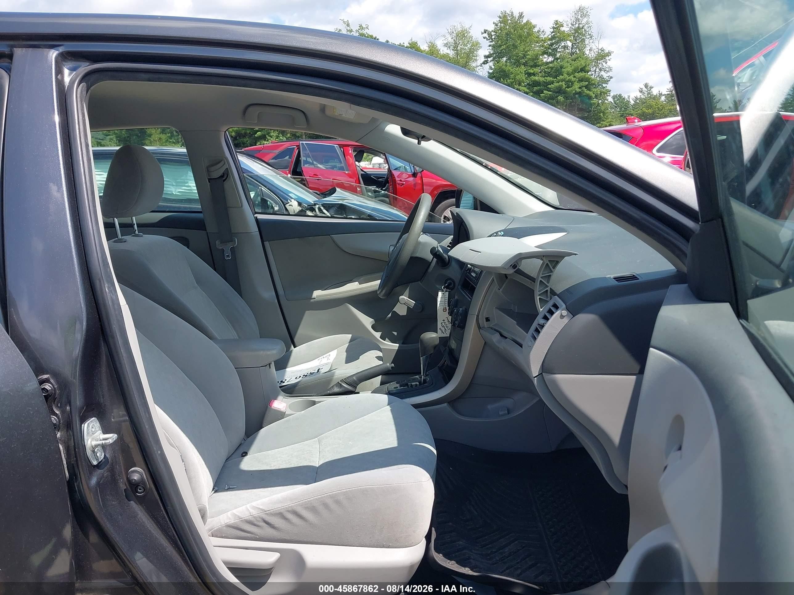 2009 Toyota Corolla   Серый vin: JTDBL40E49J051964
