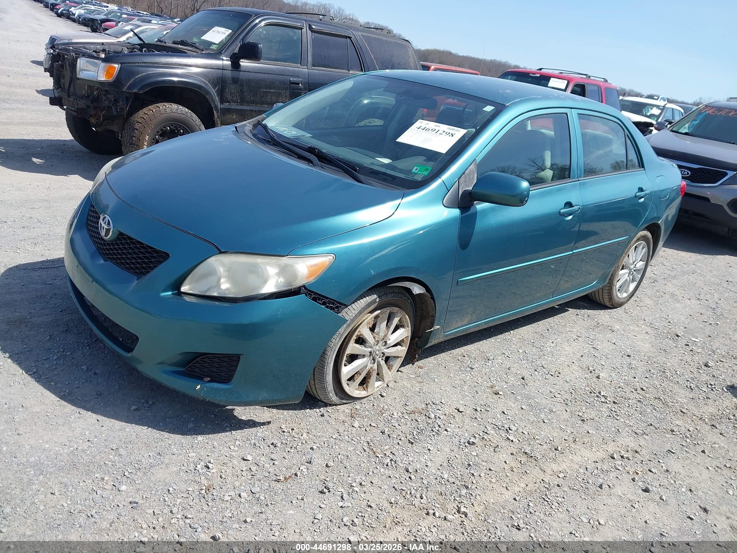 2009 Toyota Corolla Le Green vin: JTDBL40E599042658