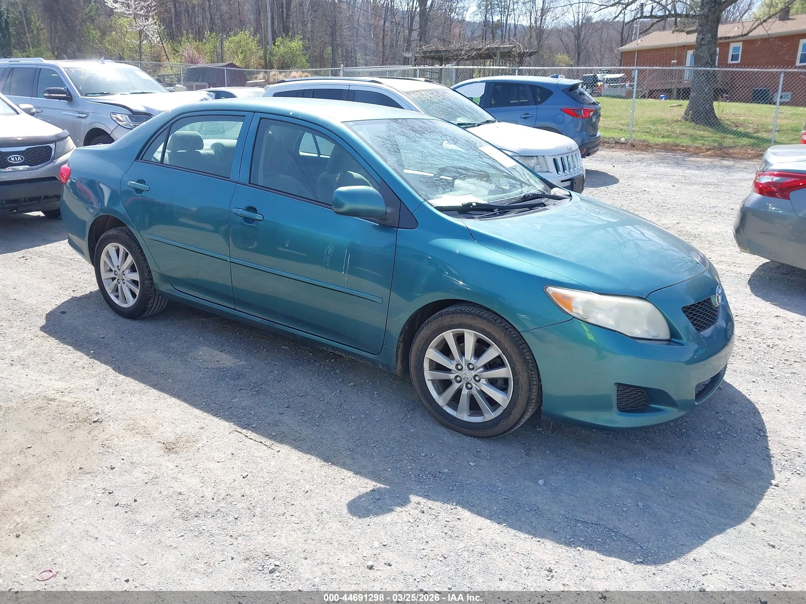 2009 Toyota Corolla Le Green vin: JTDBL40E599042658