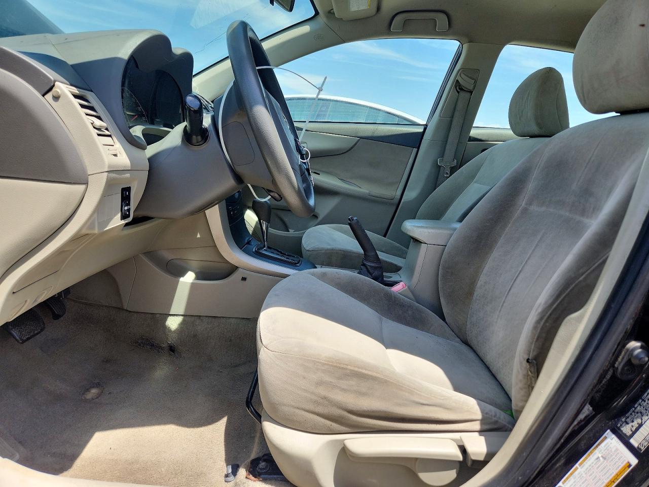 2009 Toyota Corolla Le Black vin: JTDBL40E599078768