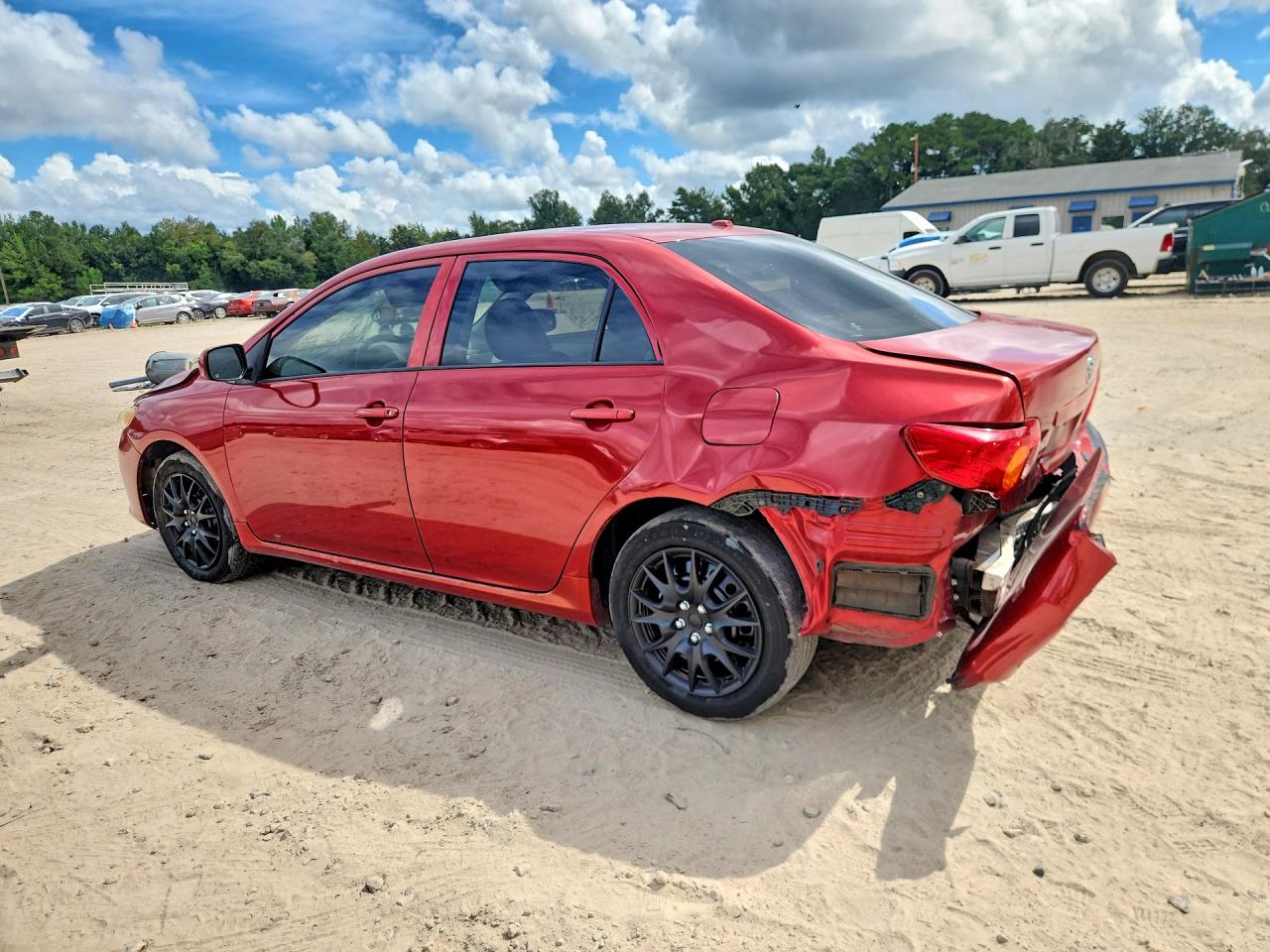 2009 Toyota Corolla Le Red vin: JTDBL40E599094758