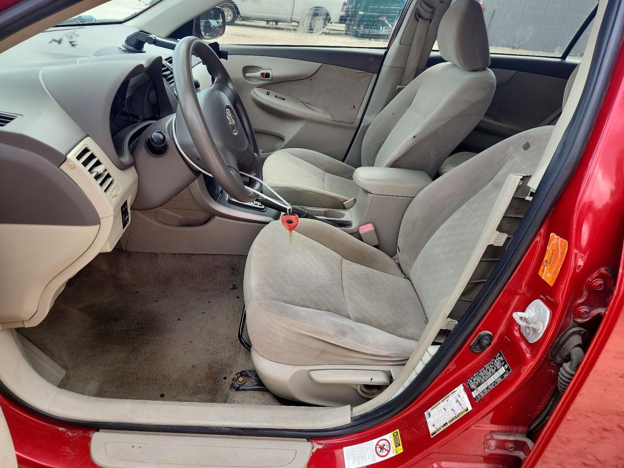 2009 Toyota Corolla Le Red vin: JTDBL40E599094758