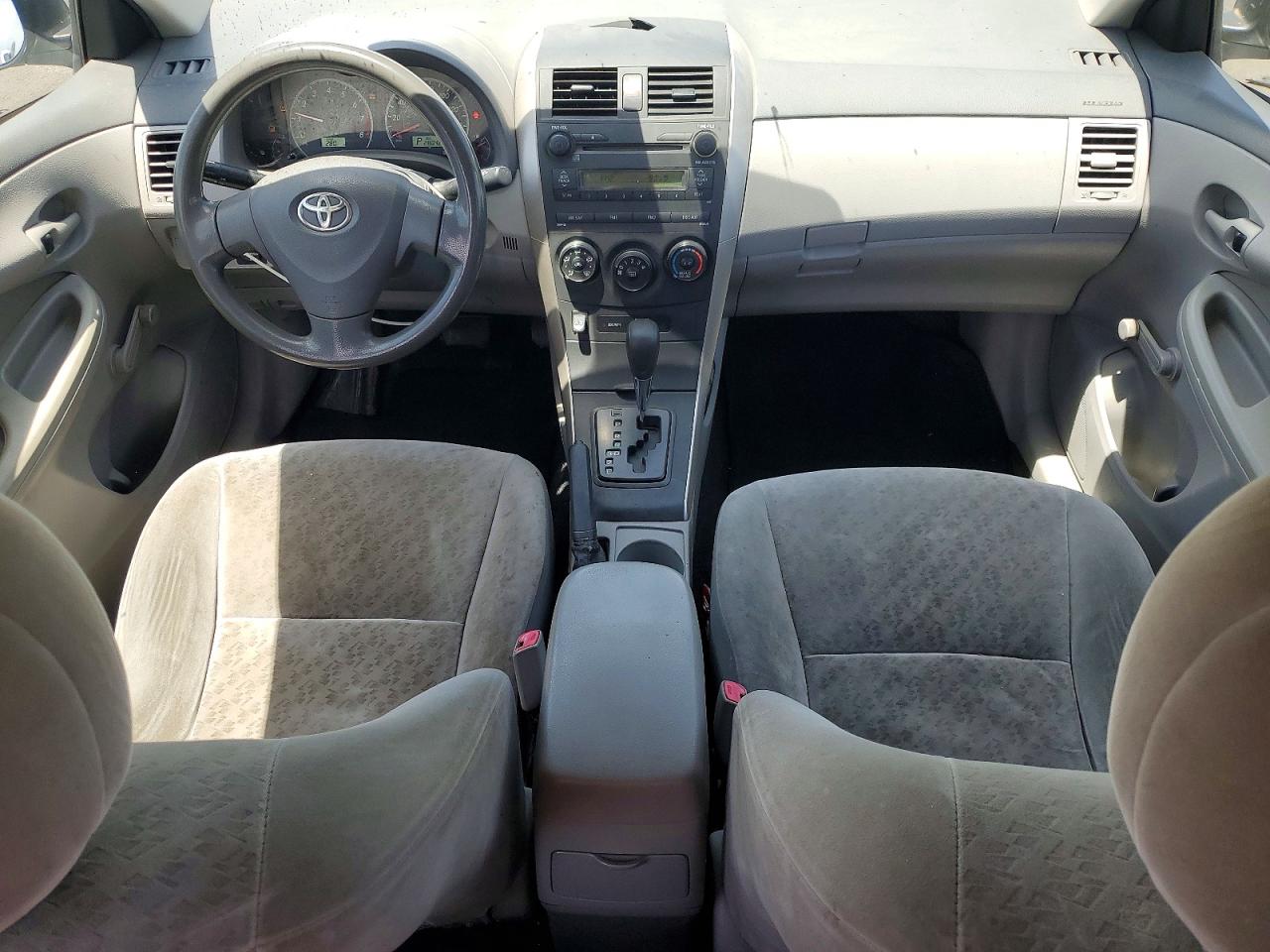 2009 Toyota Corolla Base Silver vin: JTDBL40E59J017273